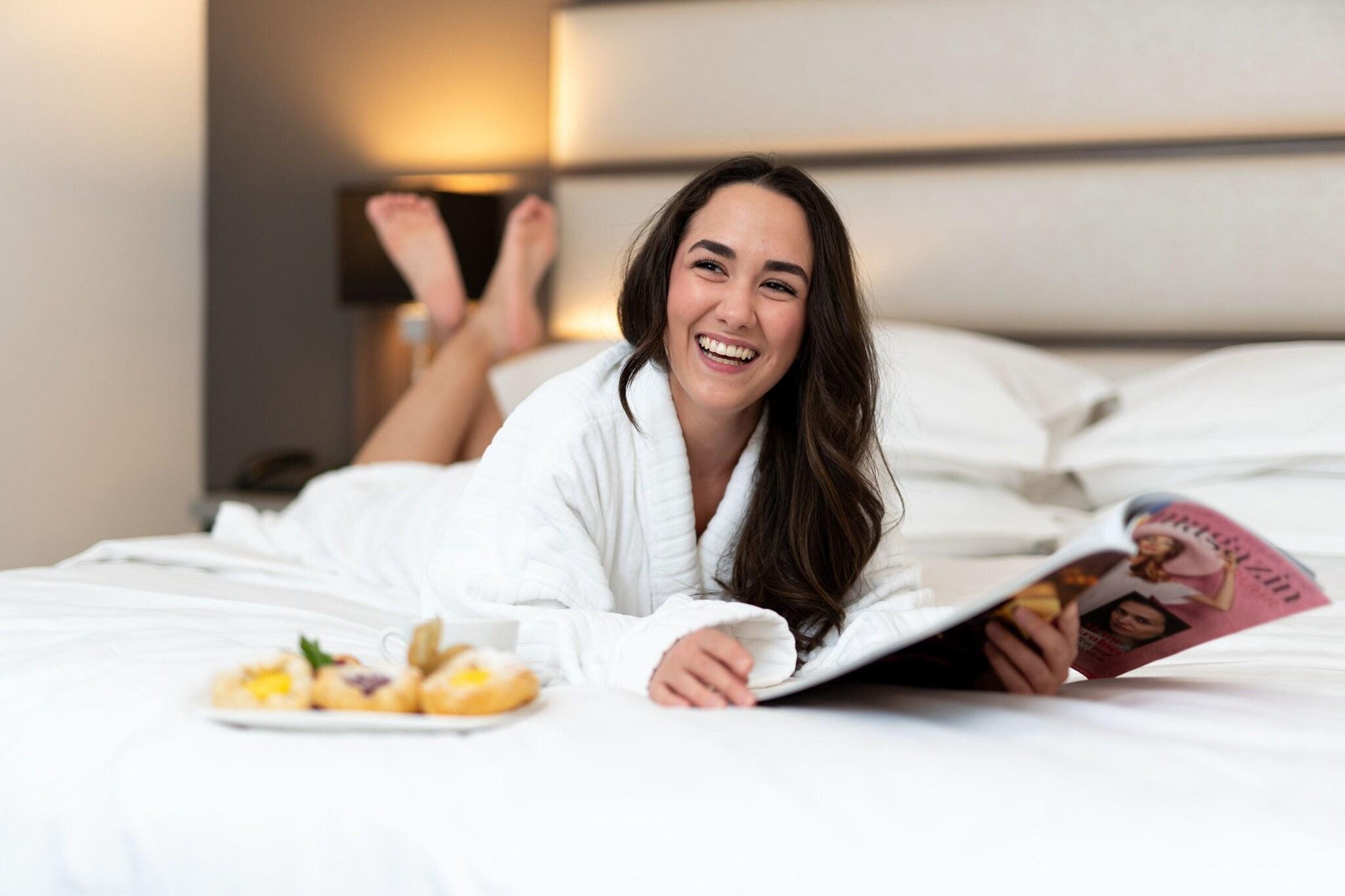 Double Club Queen Bed