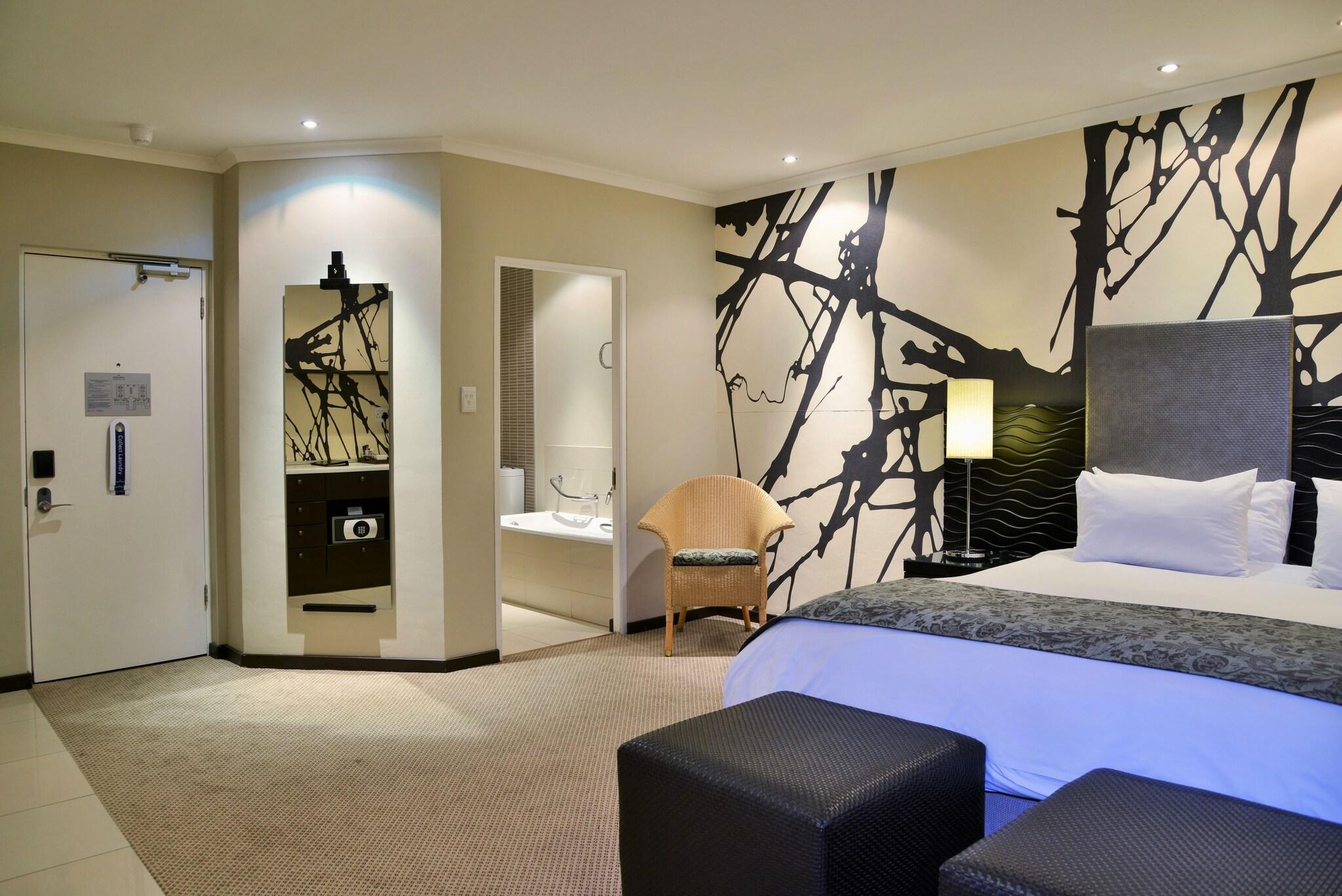 Apartment Queen Size Bed