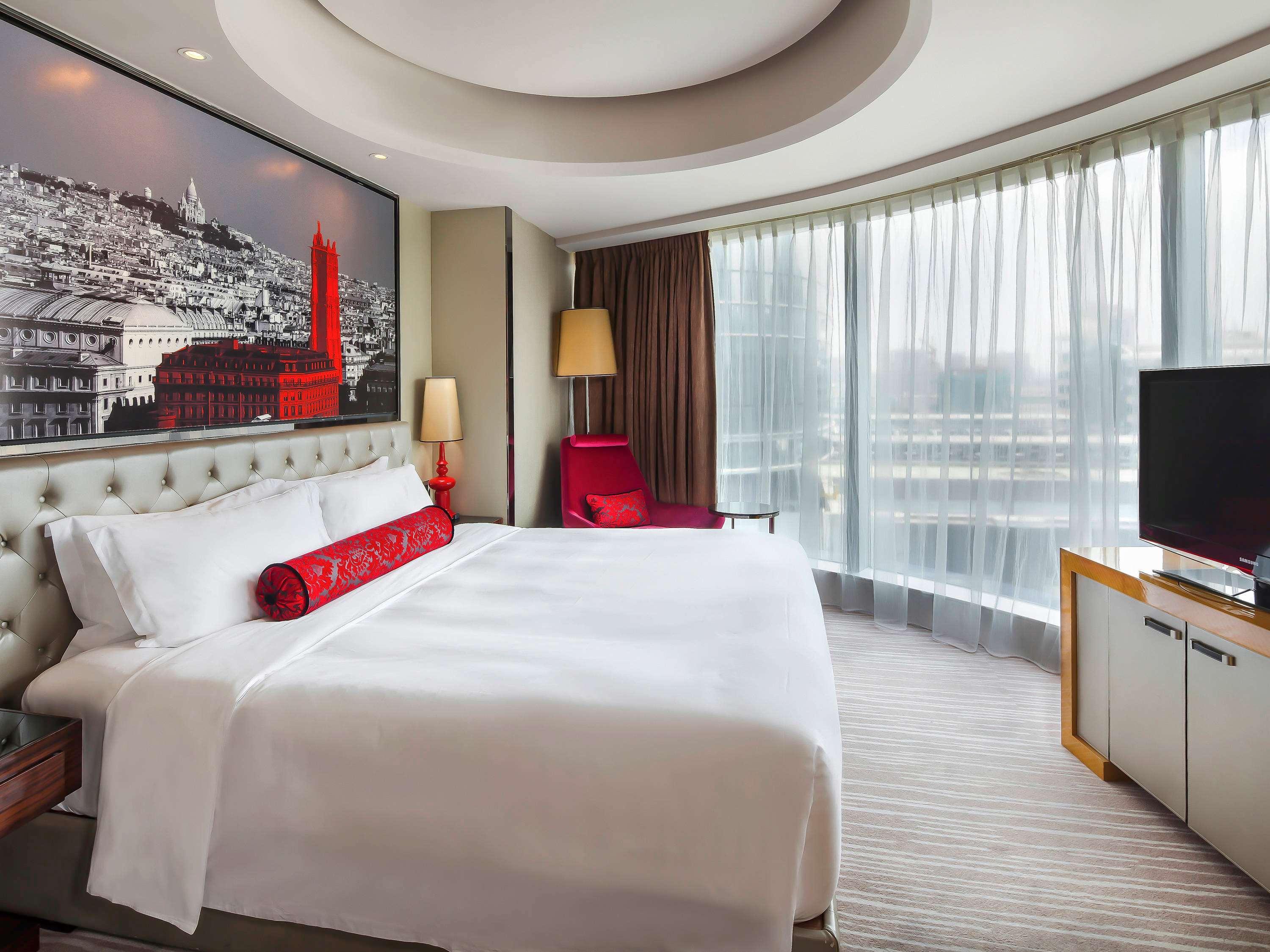 Junior Suite King Size Bed