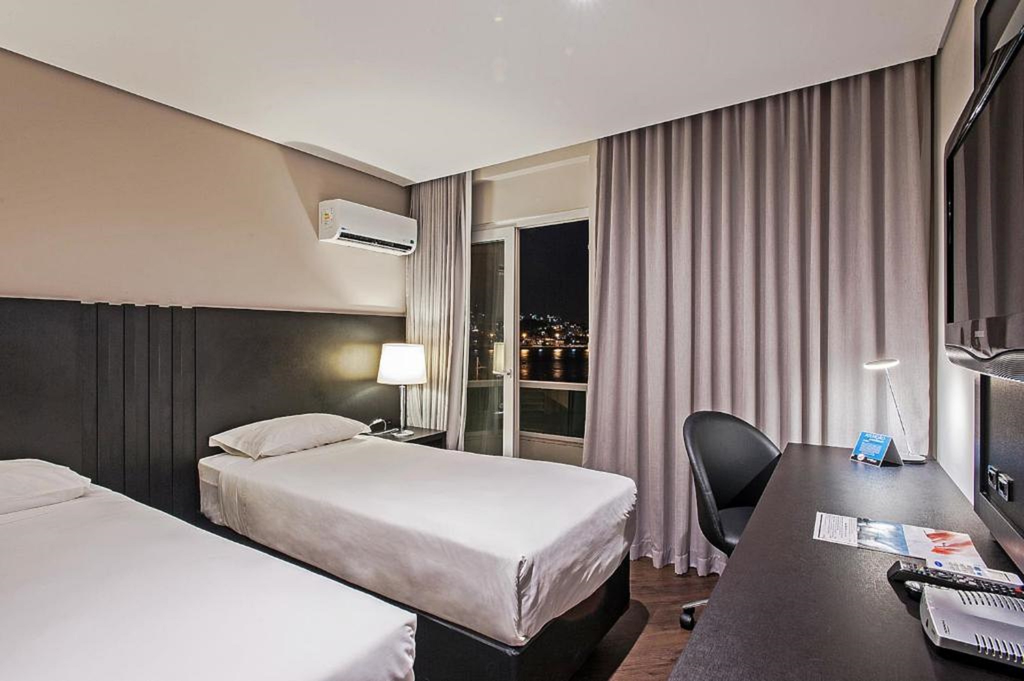 Twin Deluxe Superior