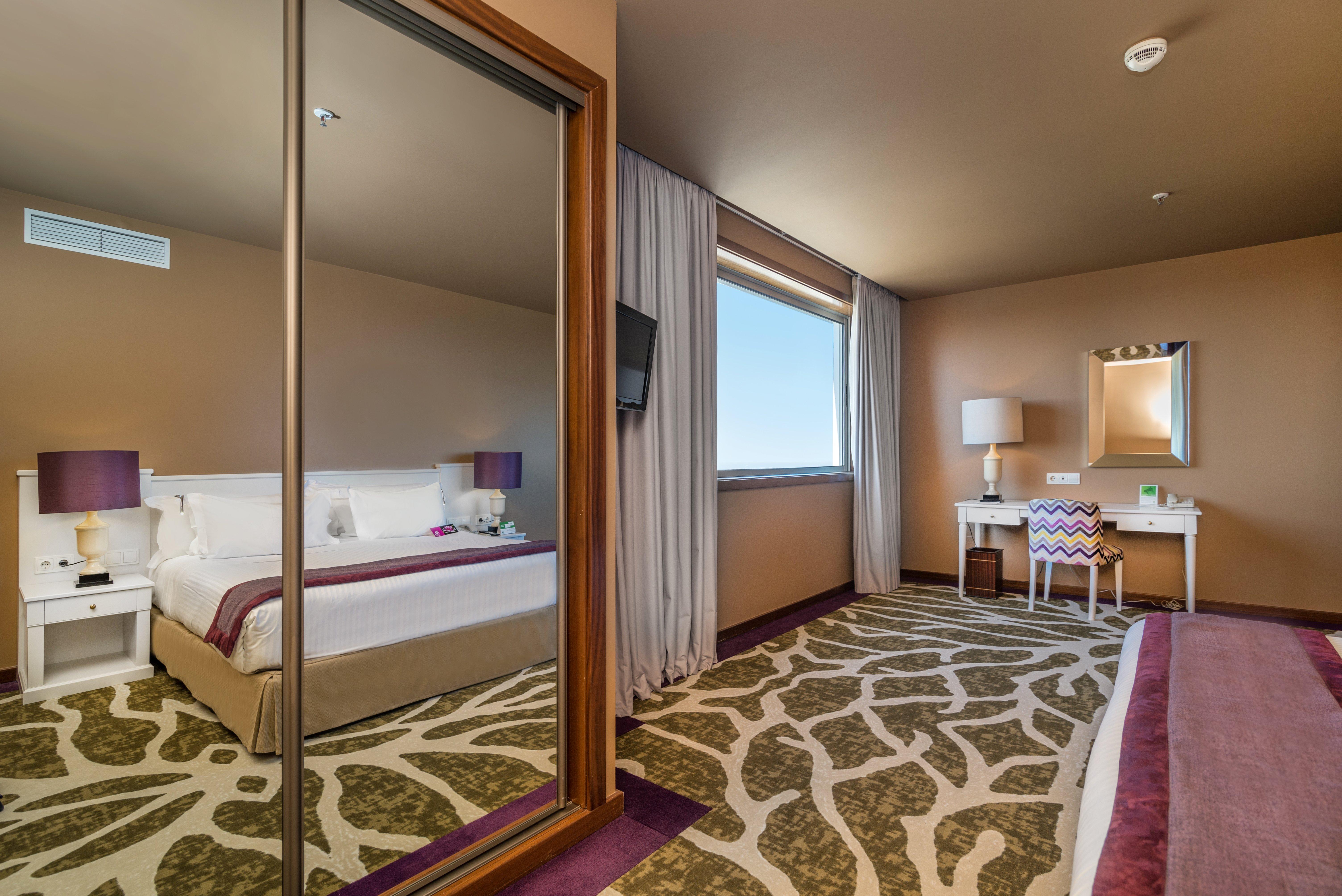 Suite Queen Size Bed