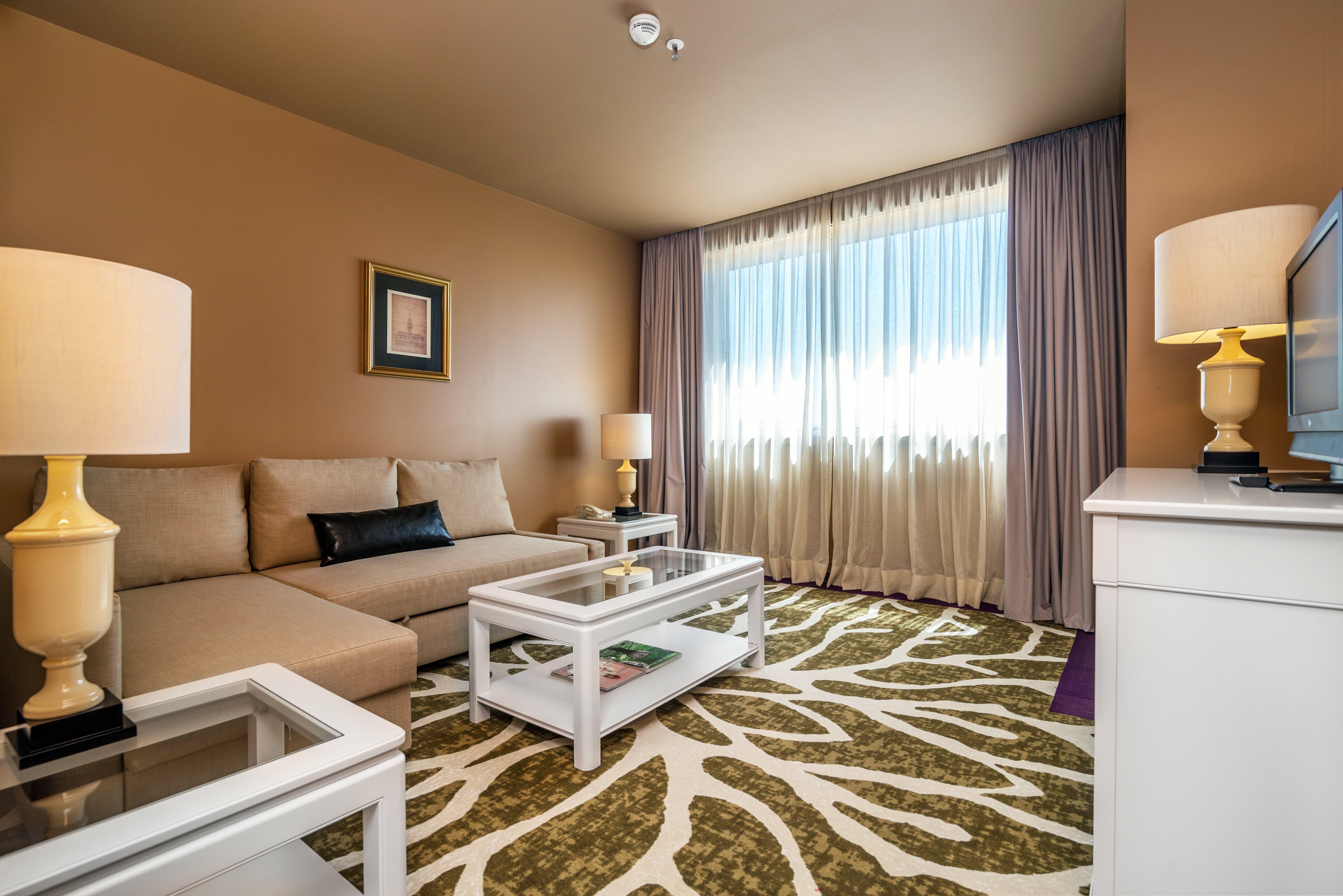 Suite Queen Size Bed