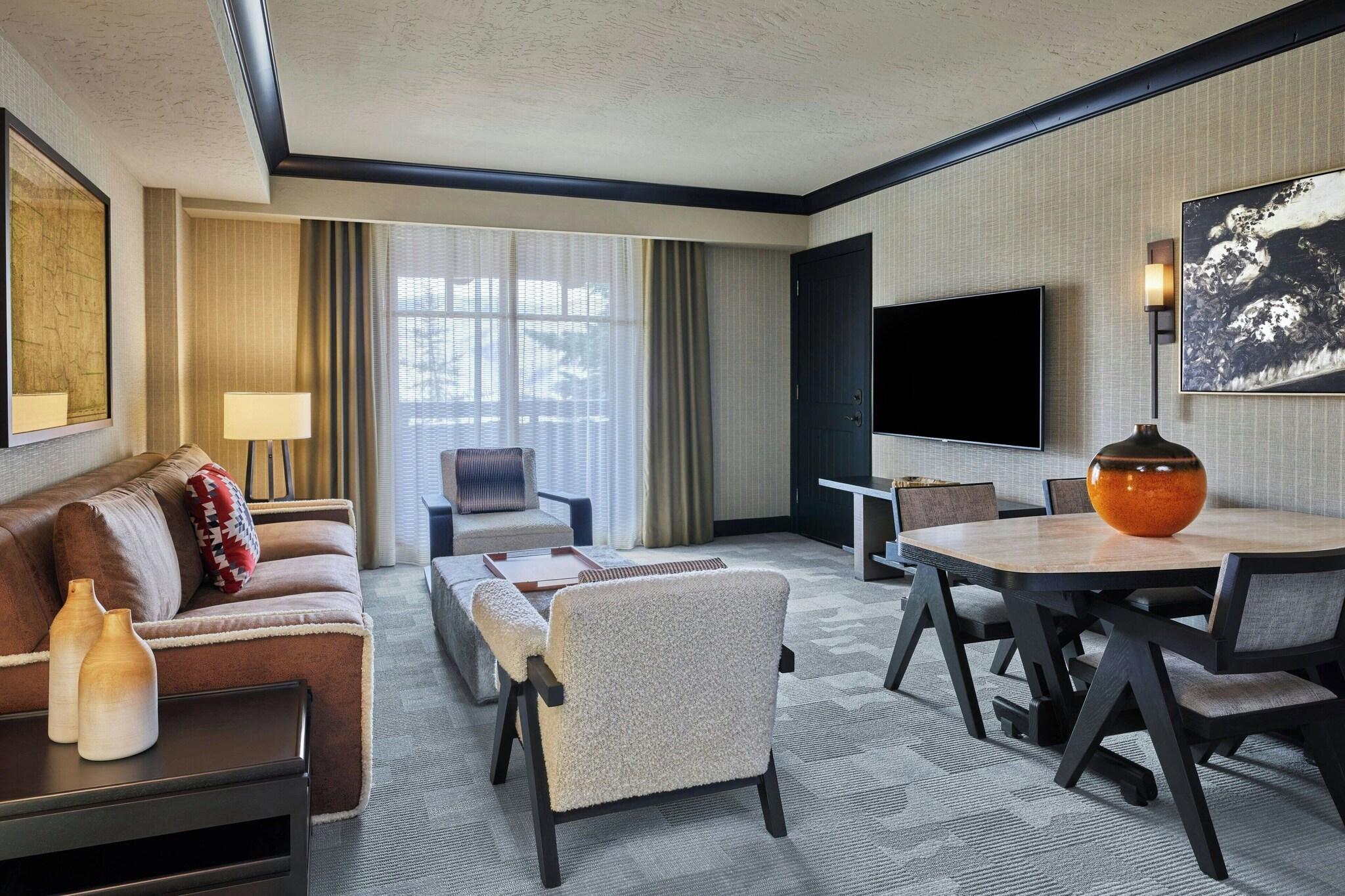 Suite One Bedroom with Views