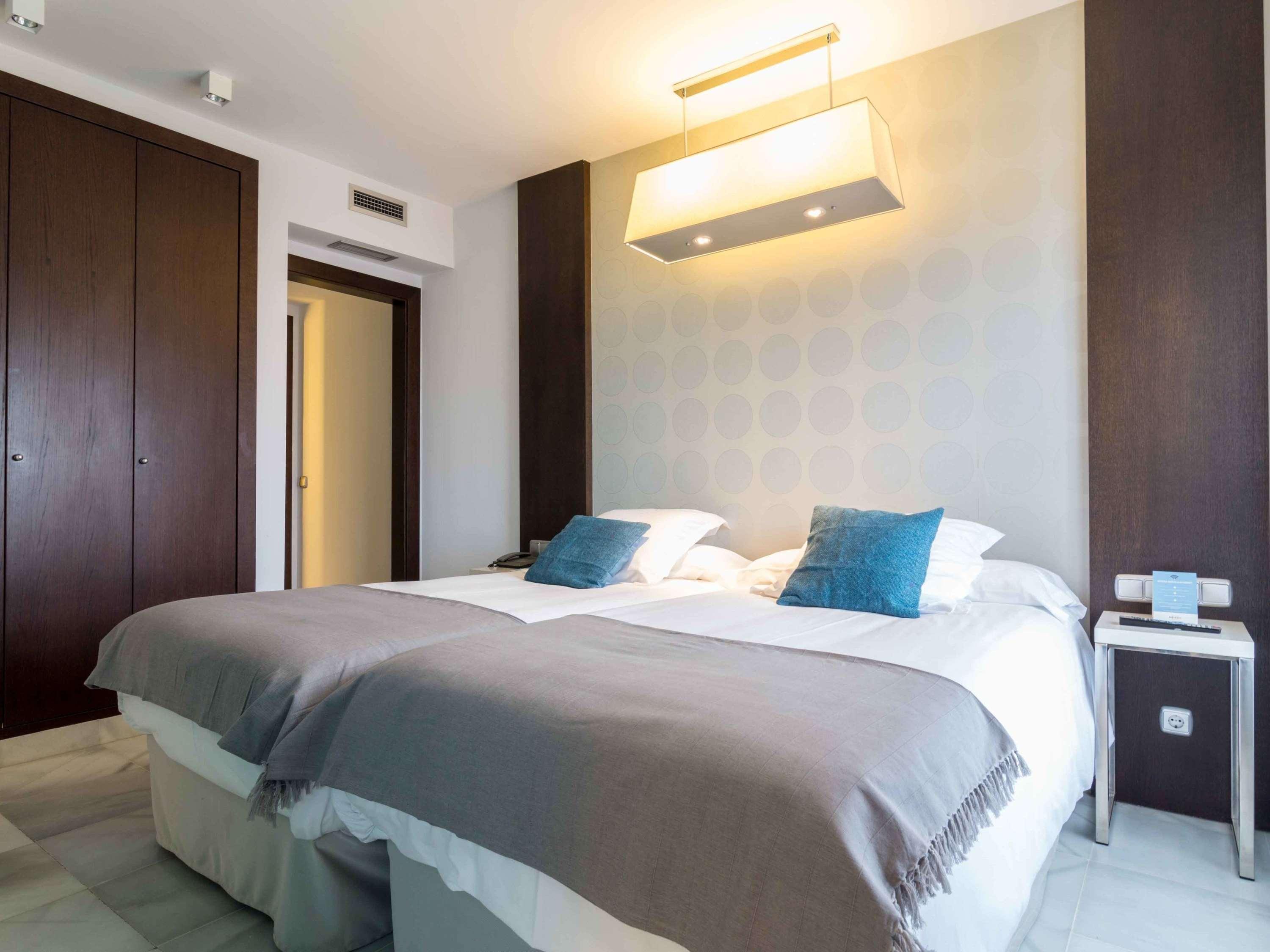 Twin with Kitchenette