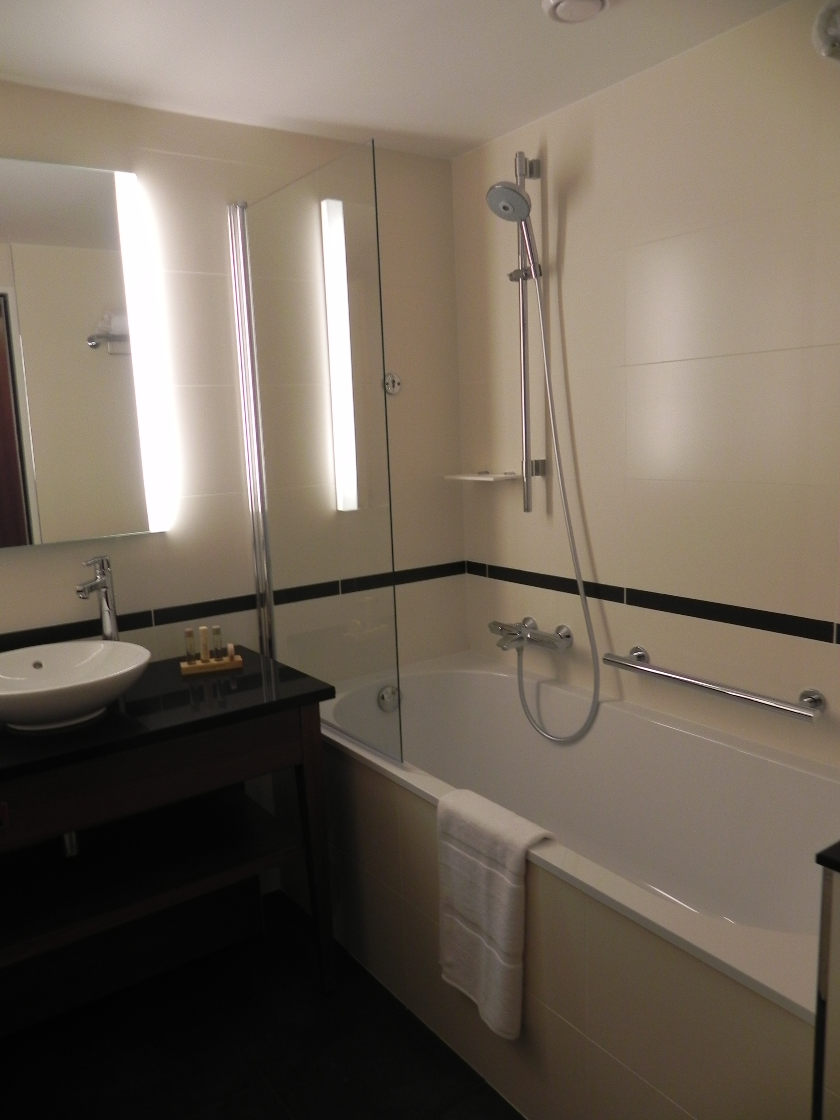 Double Business Queen Bed