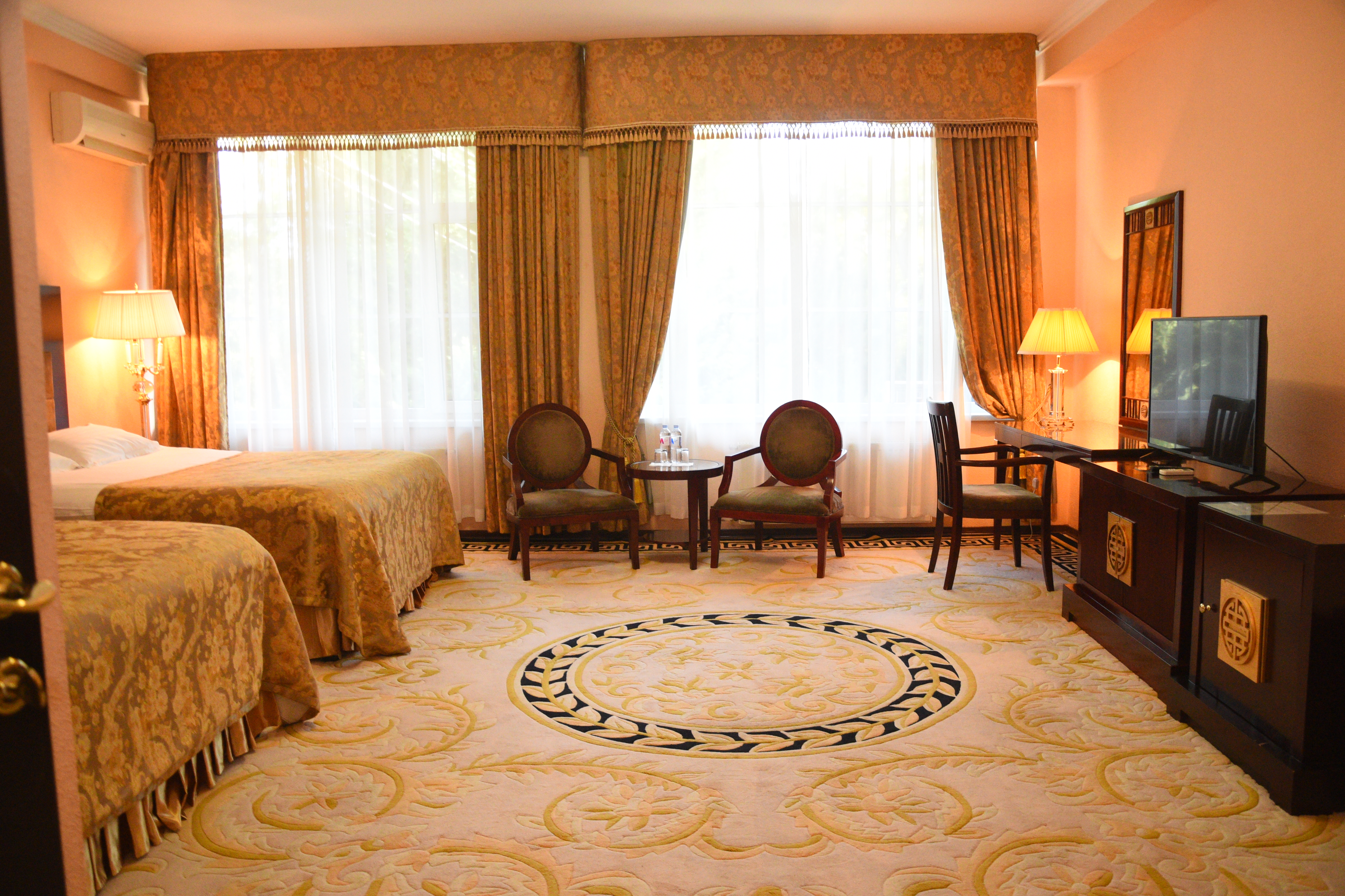 Twin Deluxe Two Beds