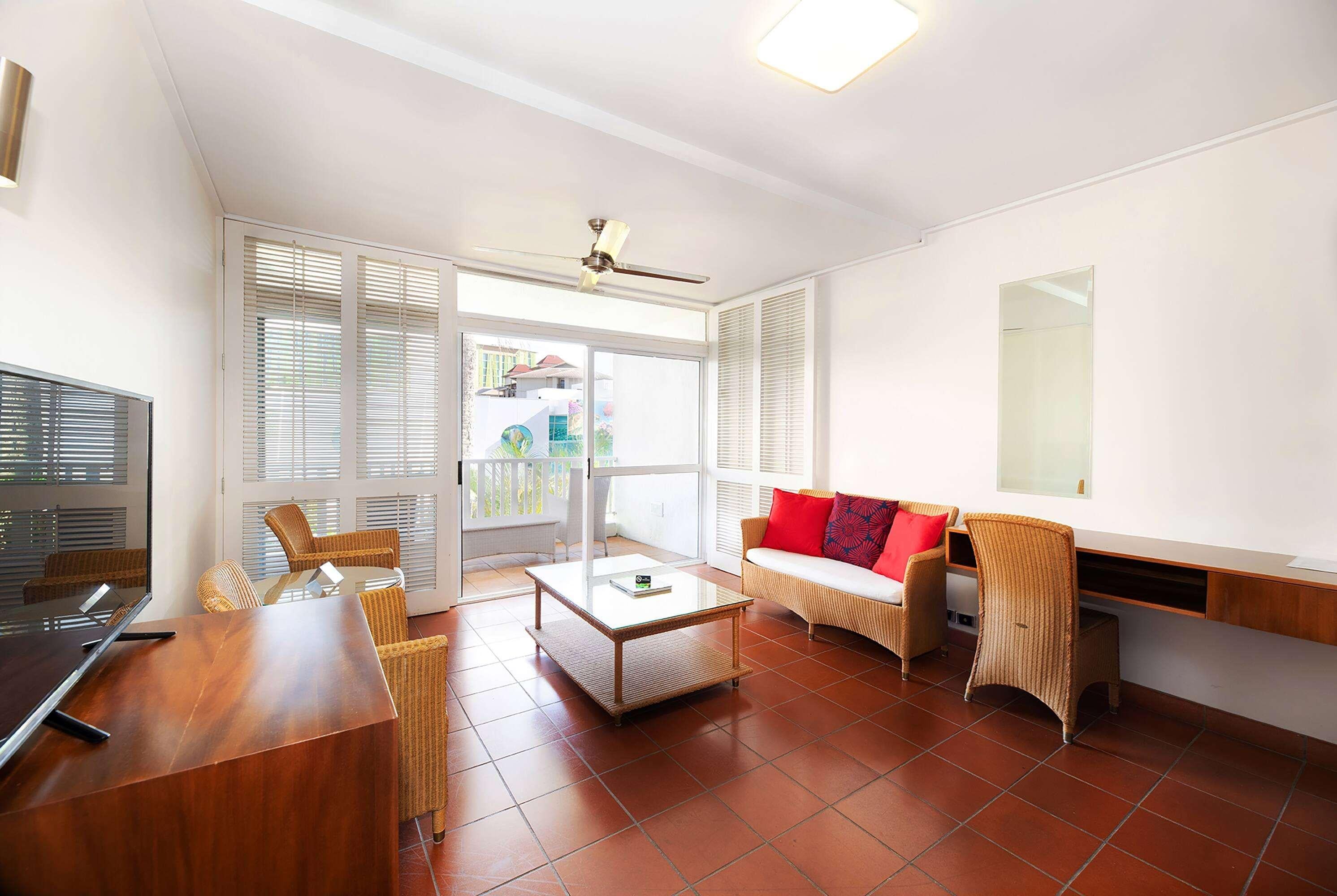 Family Room Capacity 4