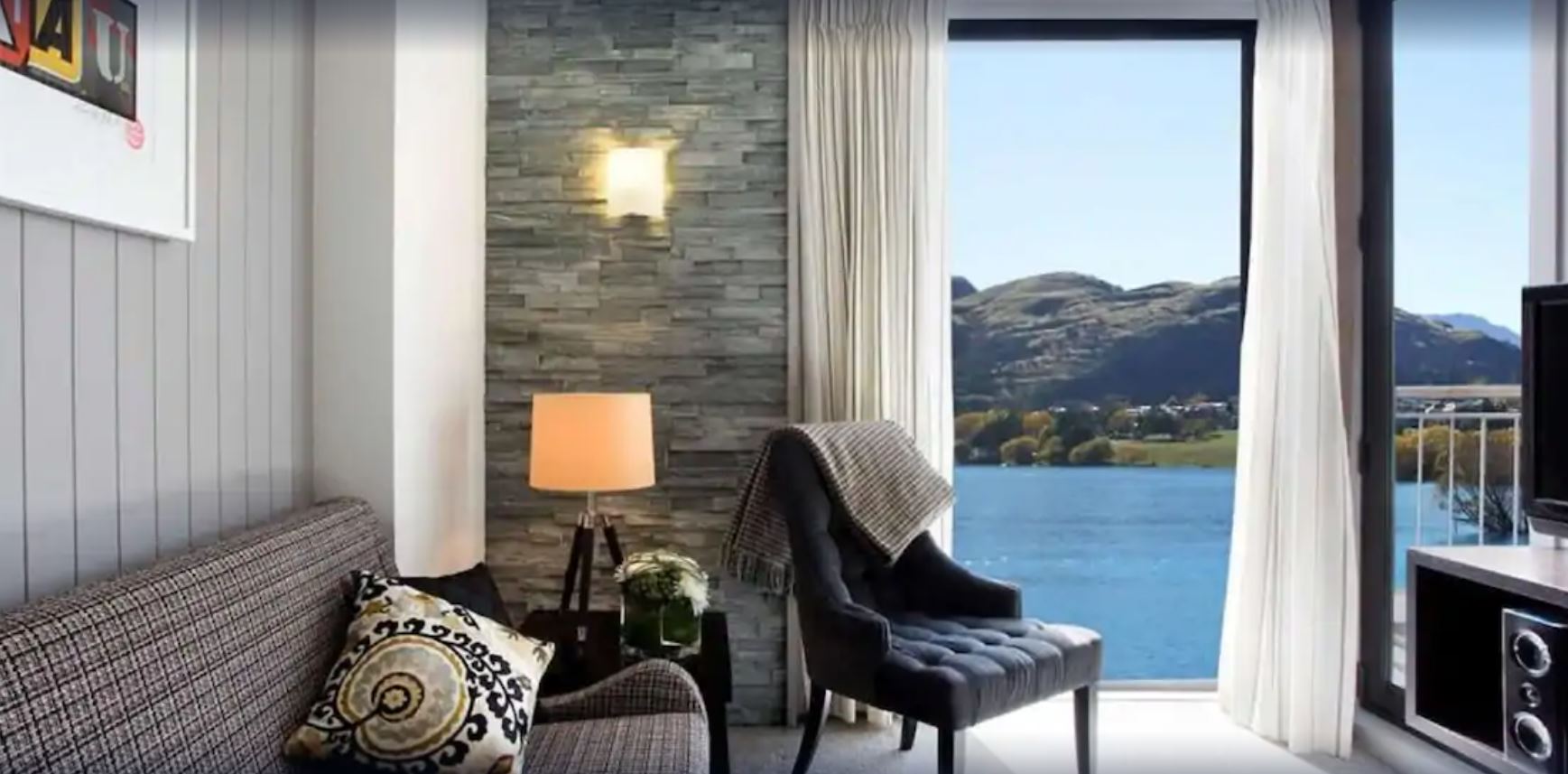 Room Deluxe Lake View