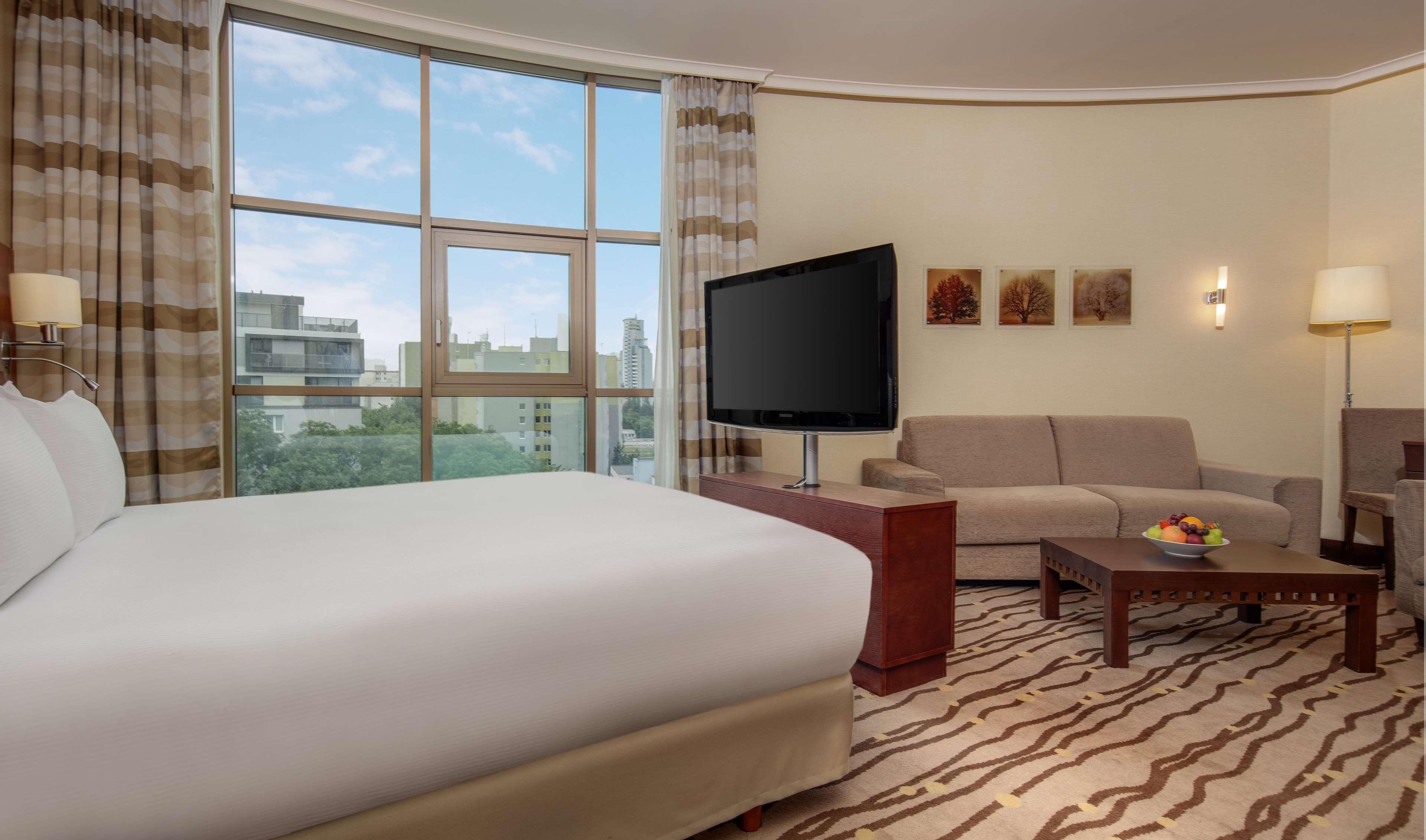 Double Deluxe King Bed