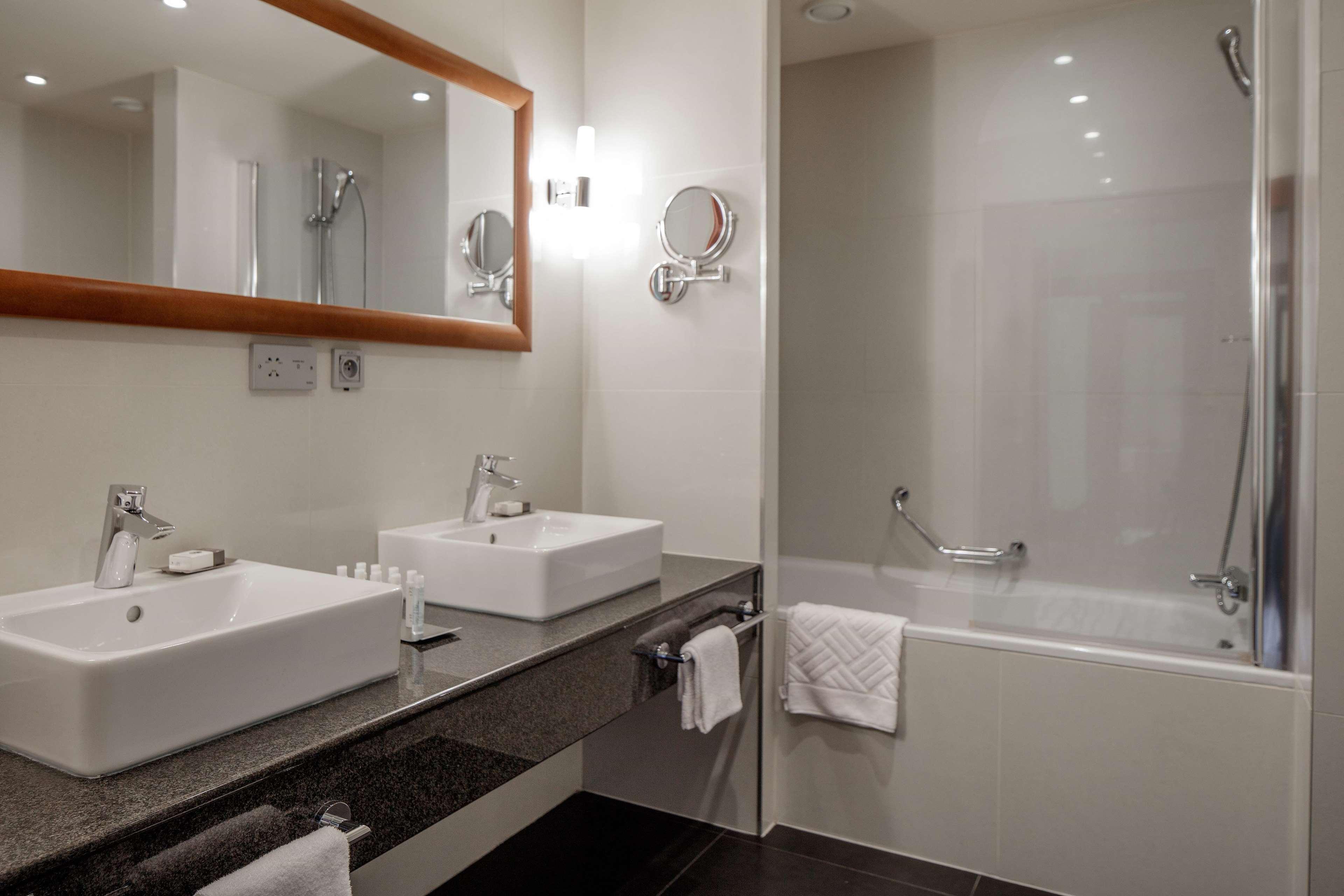 Double Deluxe King Bed