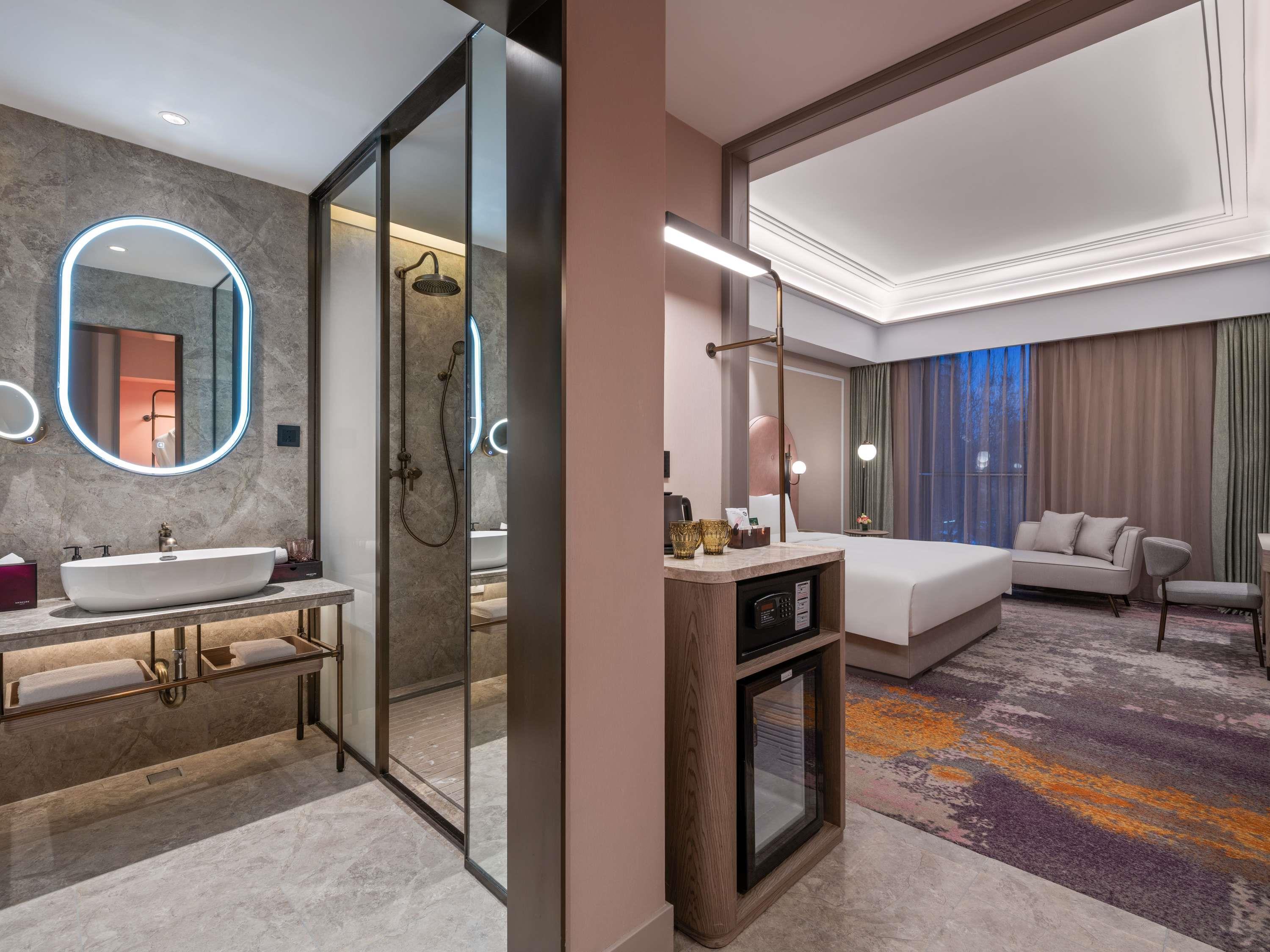 Double Superior King Bed