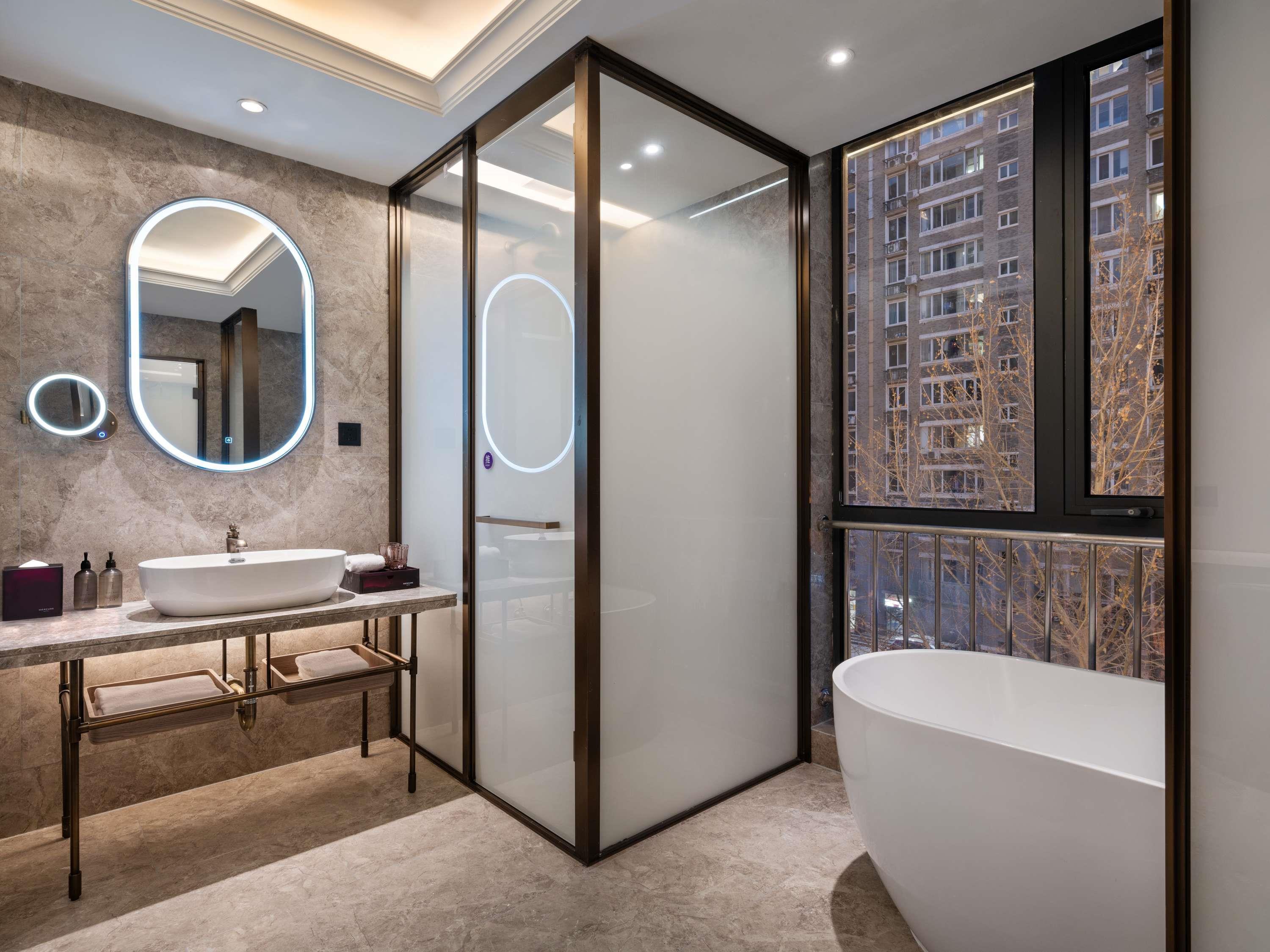 Junior Suite King Size Bed