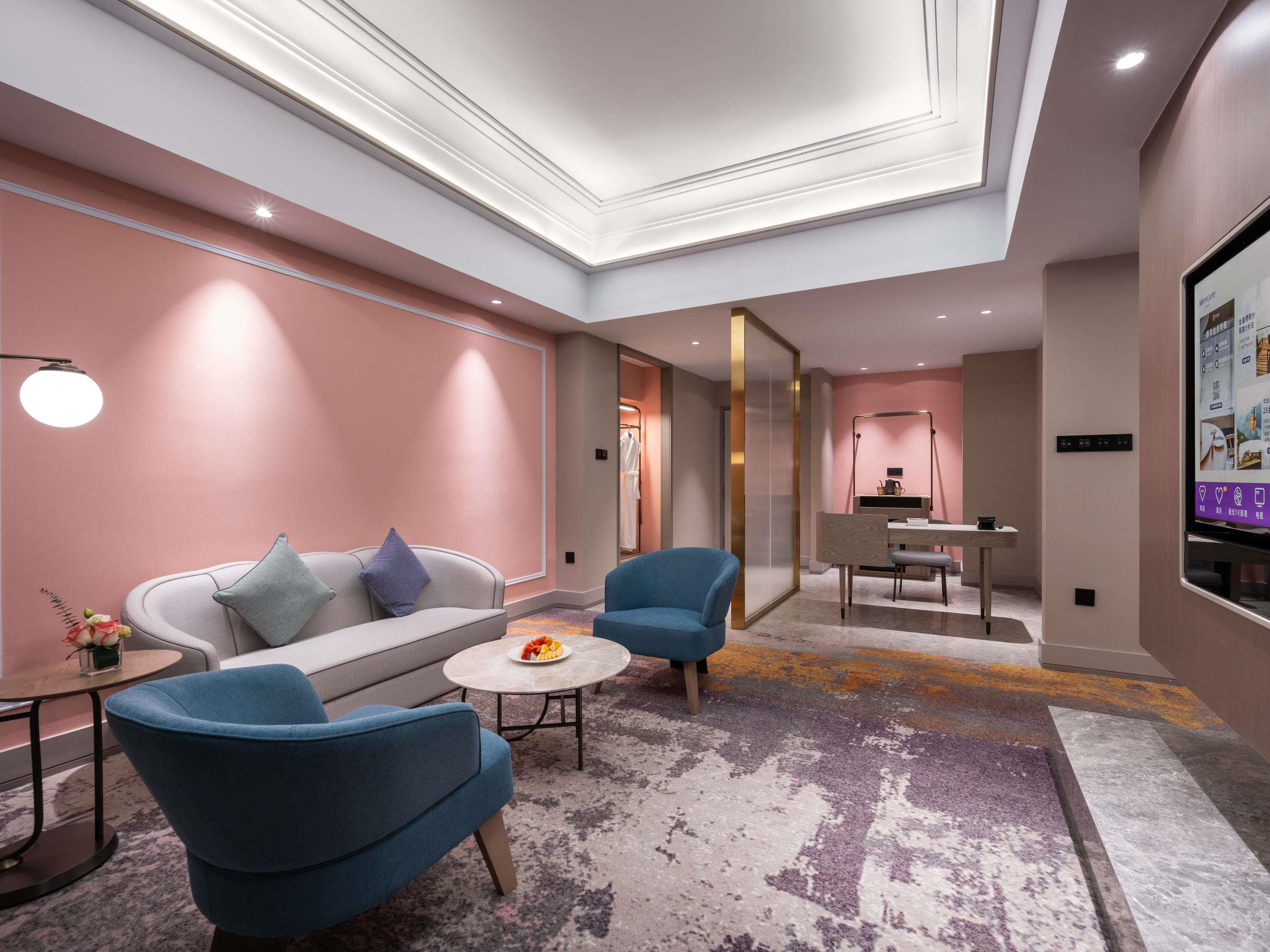 Junior Suite King Size Bed