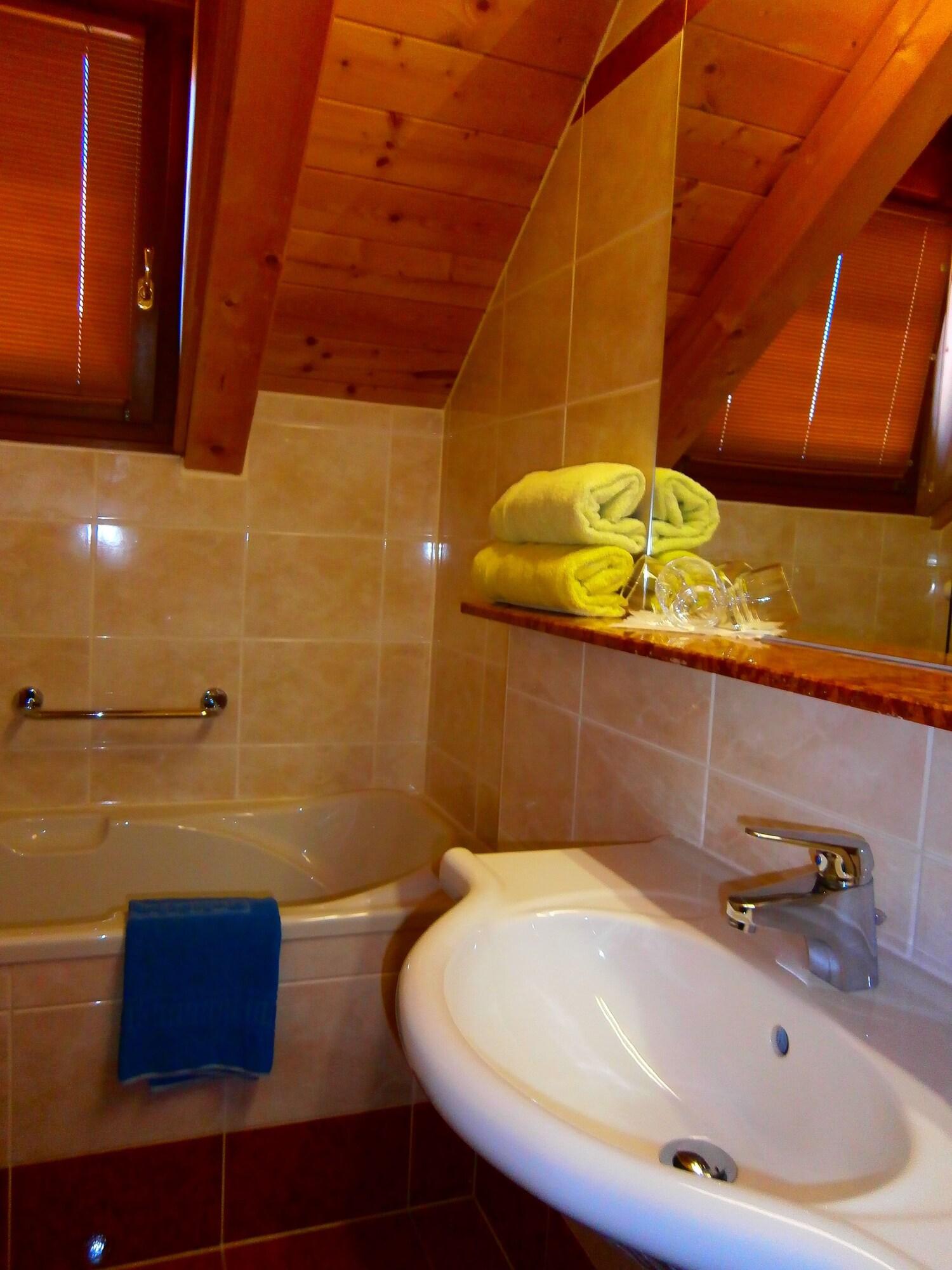 Double Deluxe King Bed