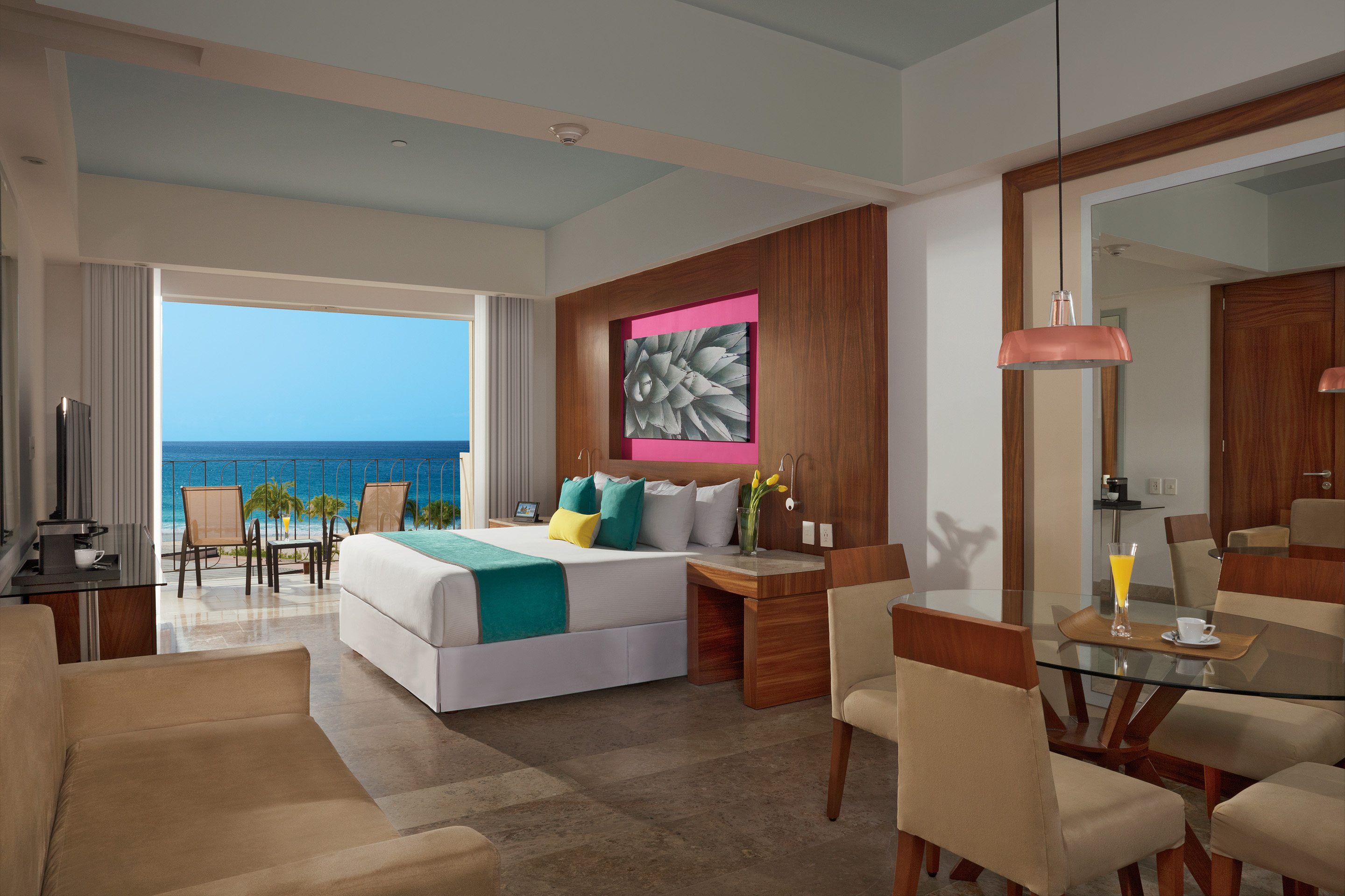 Junior Suite Ocean View King Bed