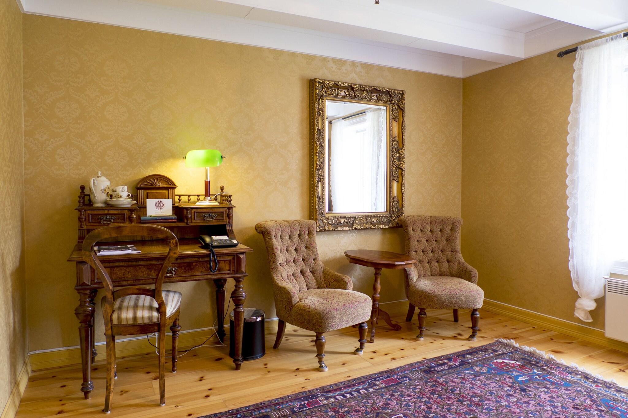 Double or Twin Standard