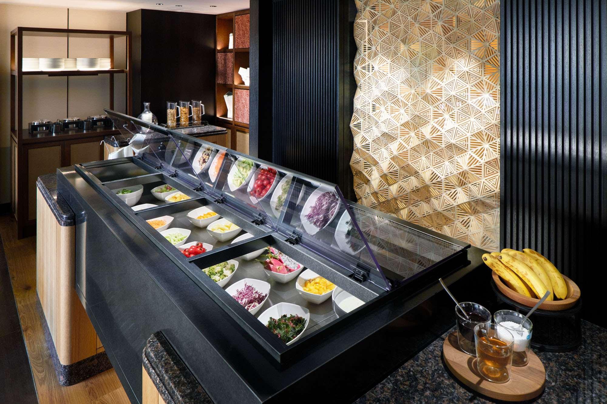 Double Club King Bed