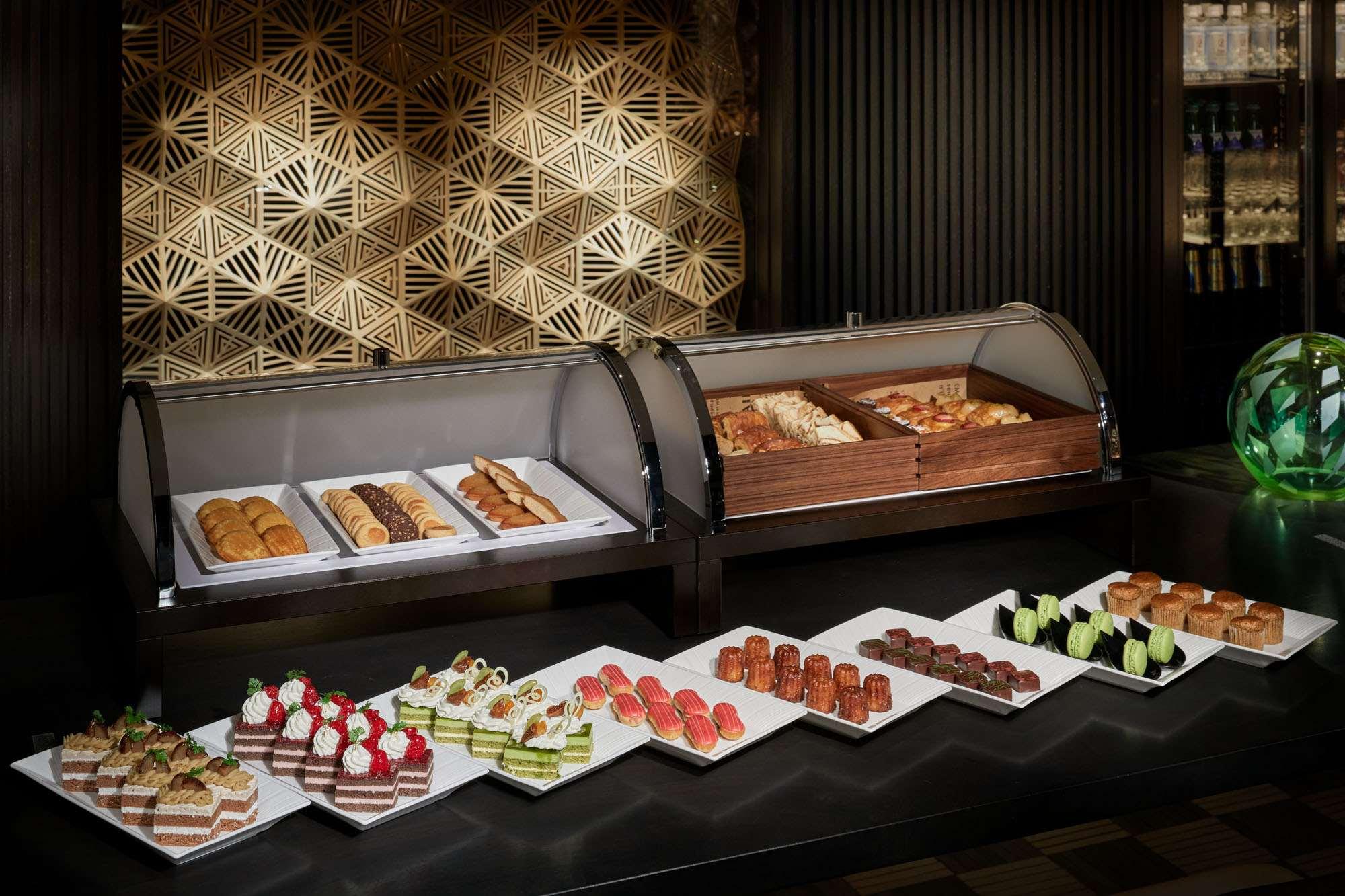 Double Single Club King Bed