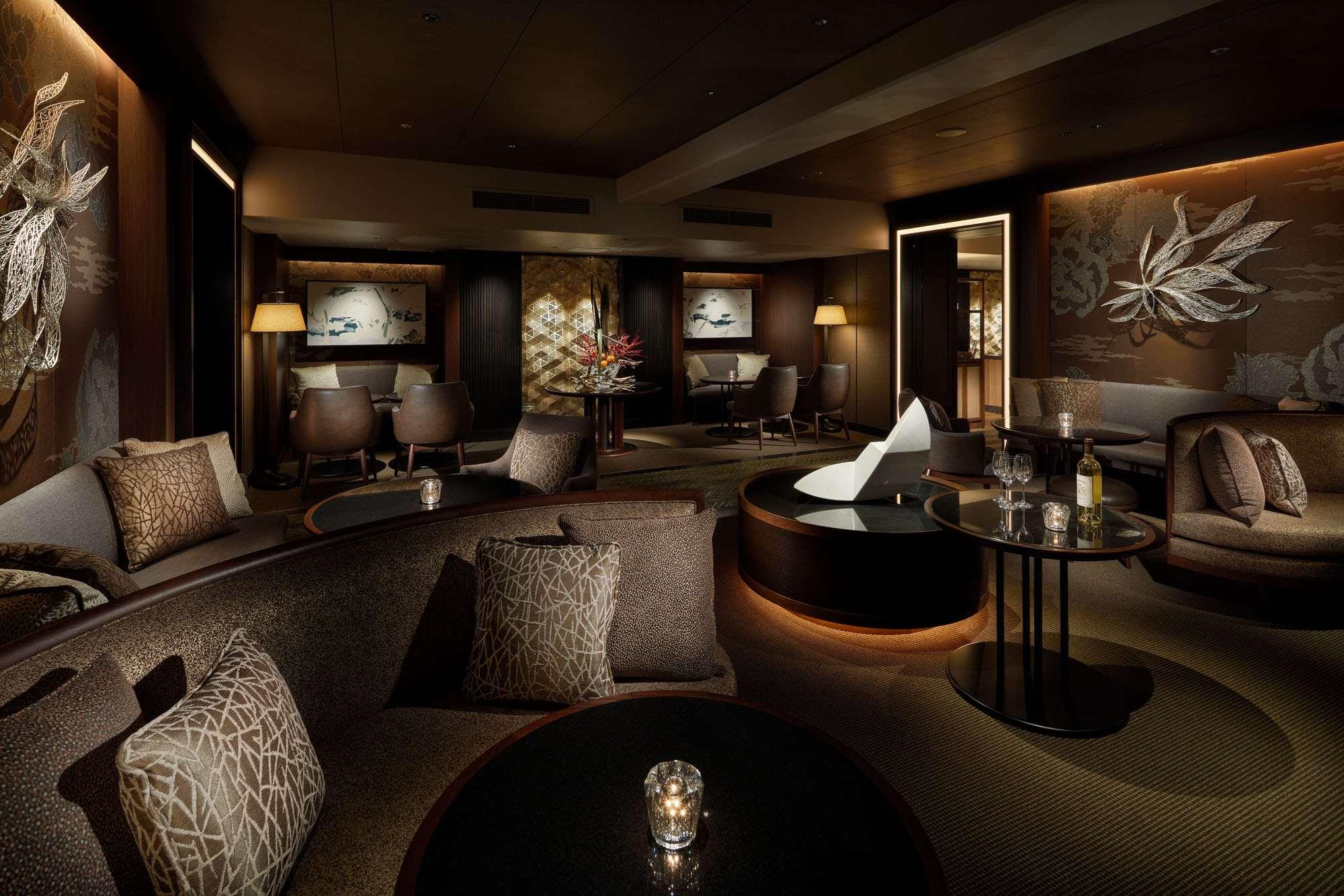 Double Club King Bed