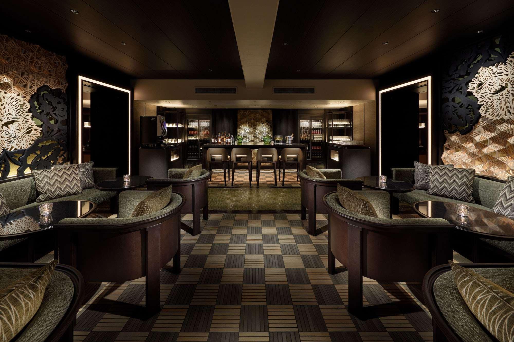 Double Club King Bed