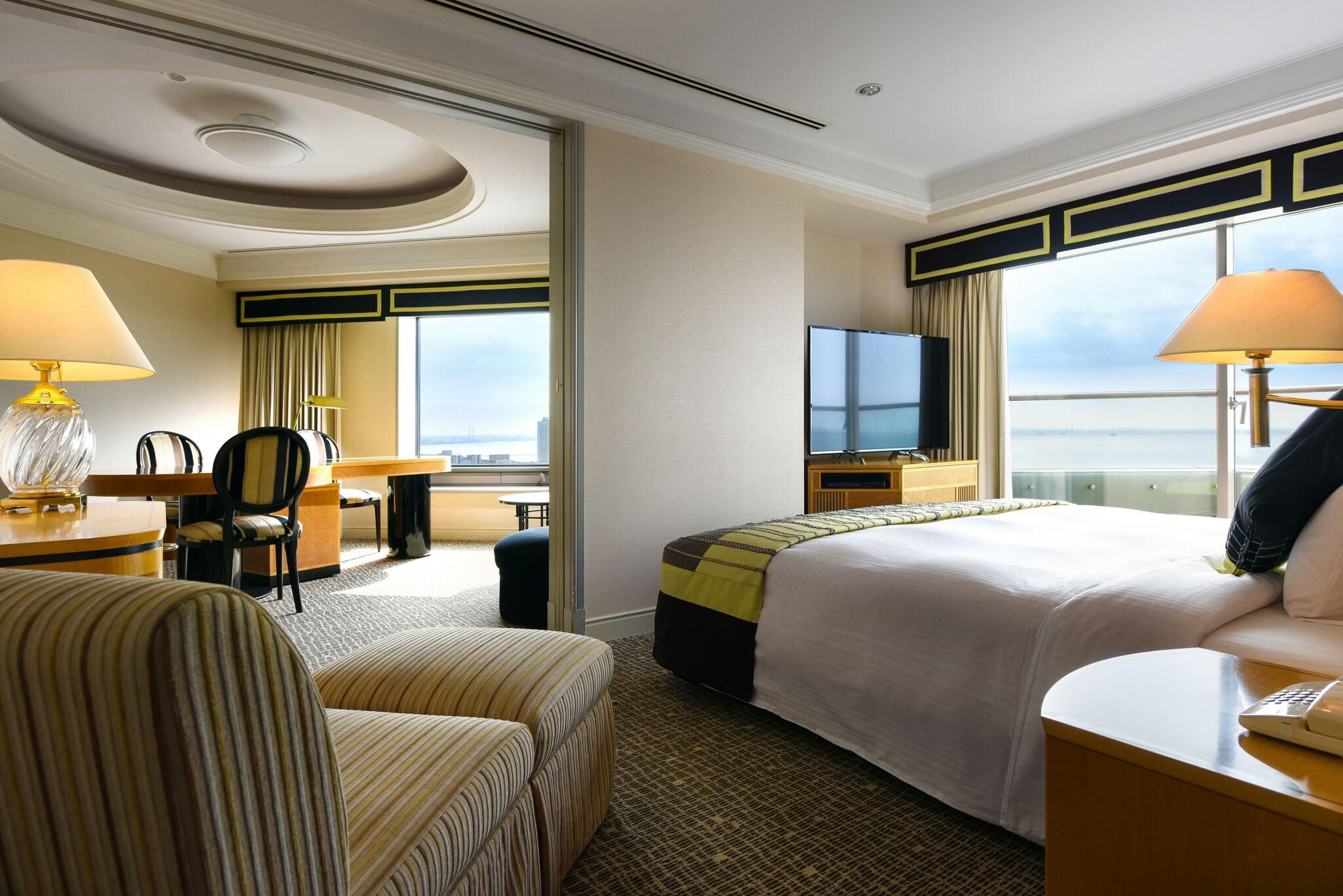 Suite Ocean View King Bed