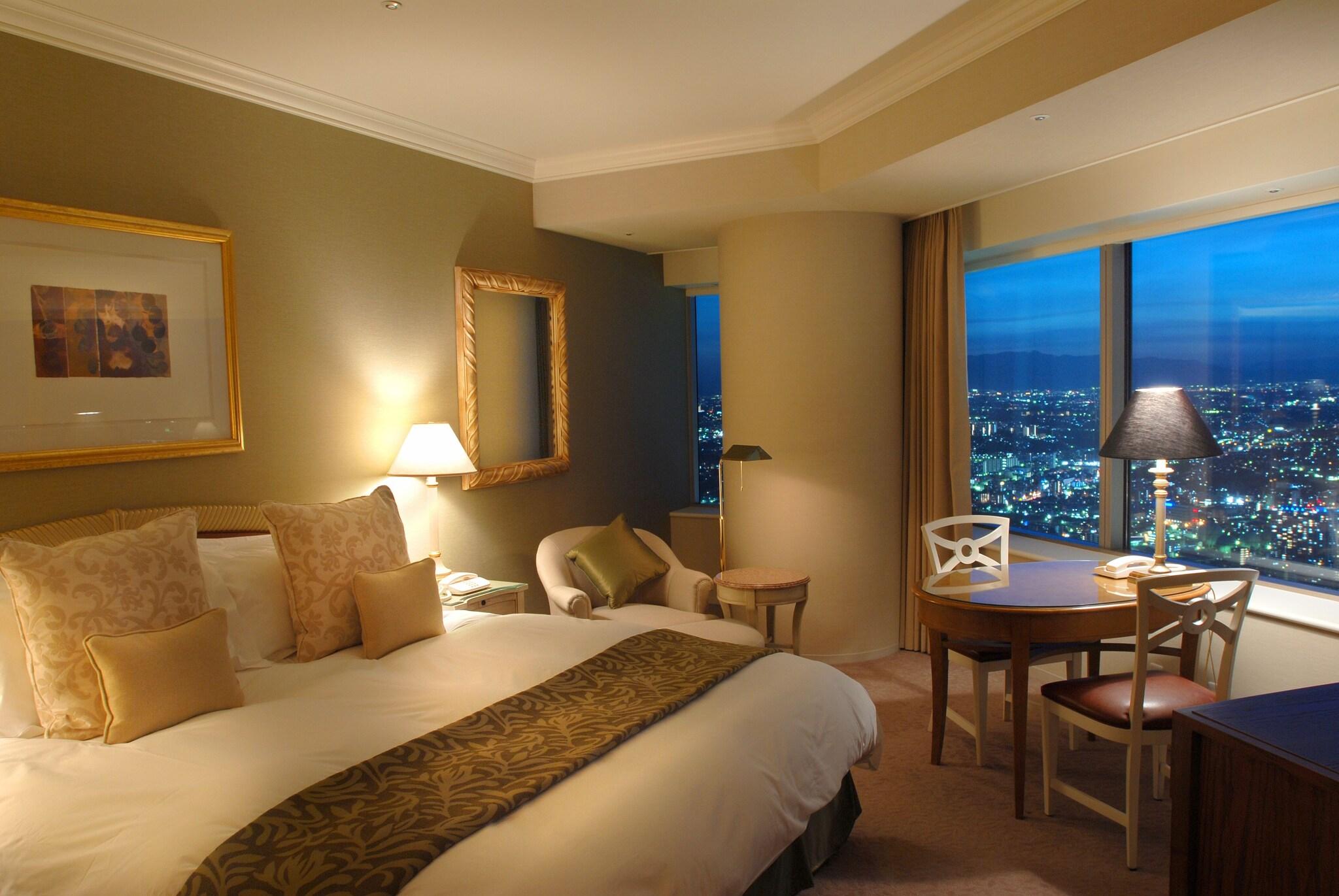 Double Bay View King Bed