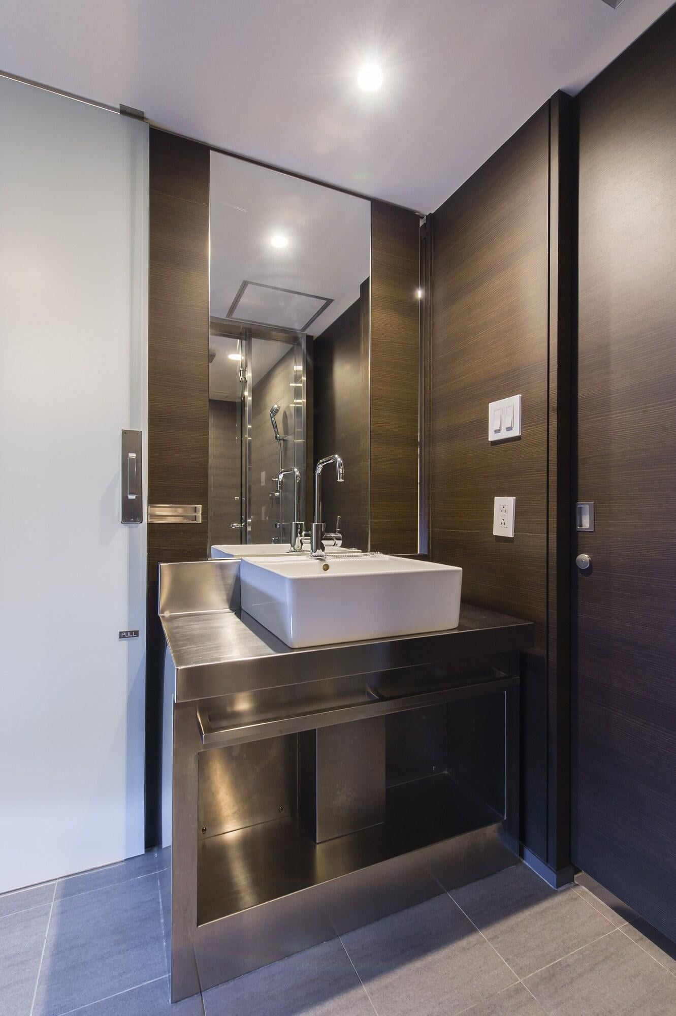 Double Premier King Bed