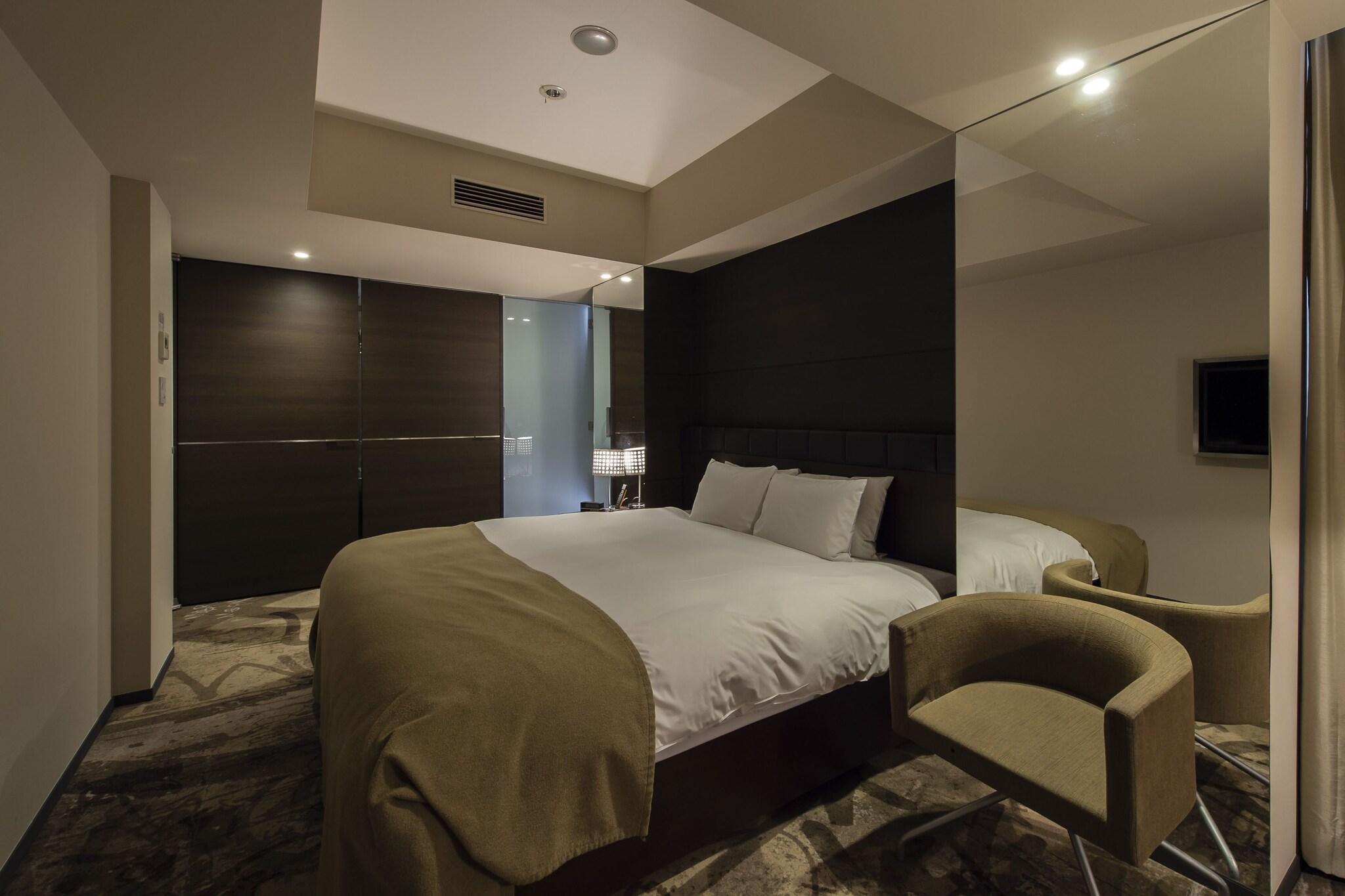 Double Premier King Bed