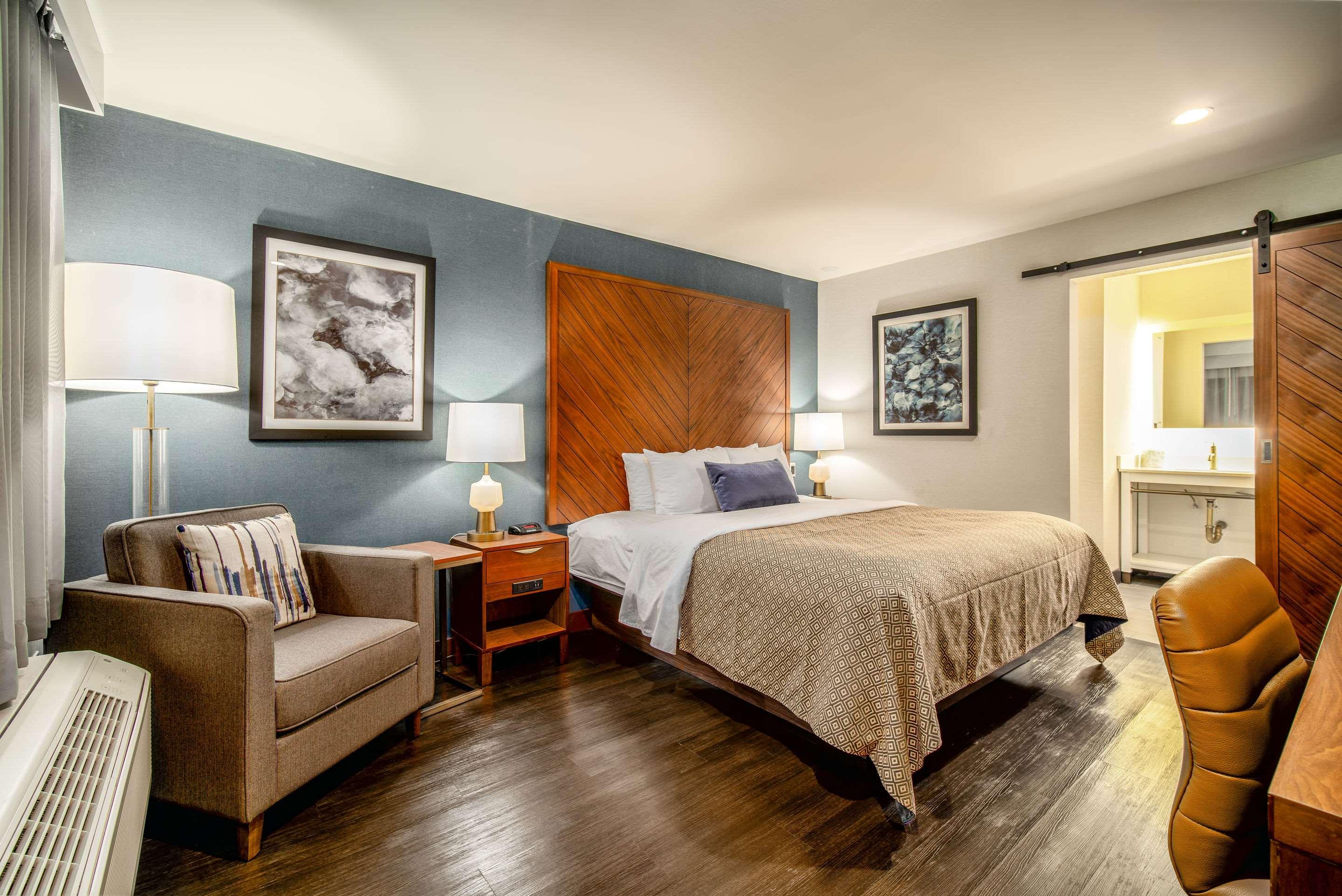 Double King Bed Non Smoking