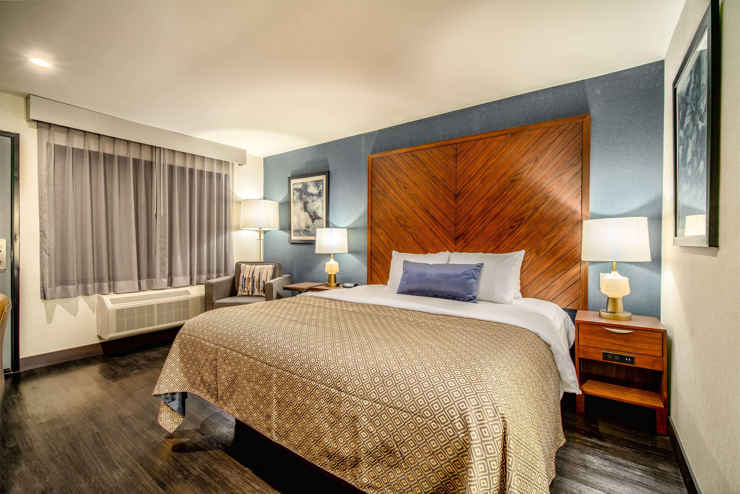 Double King Bed Non Smoking