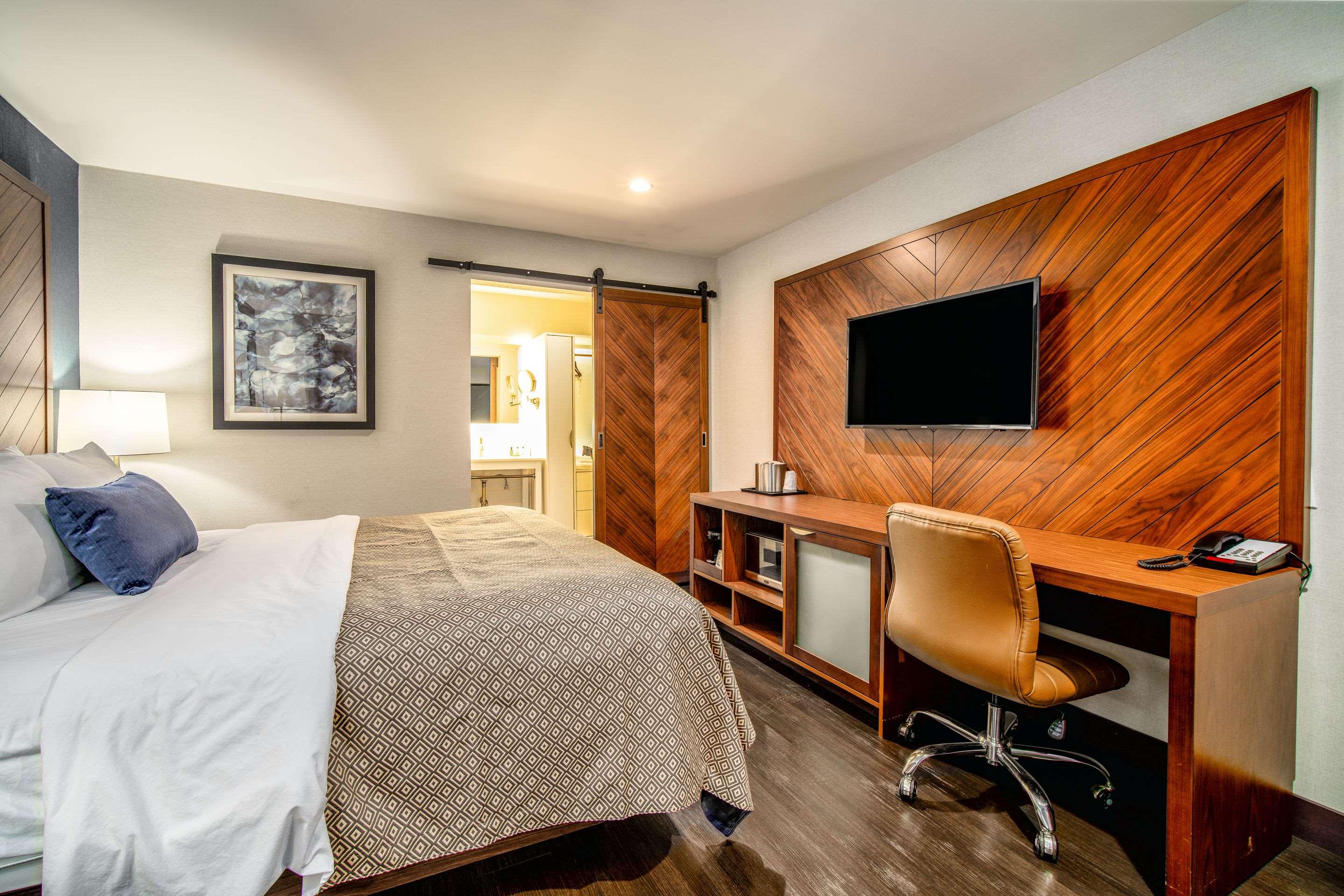 Double King Bed Non Smoking