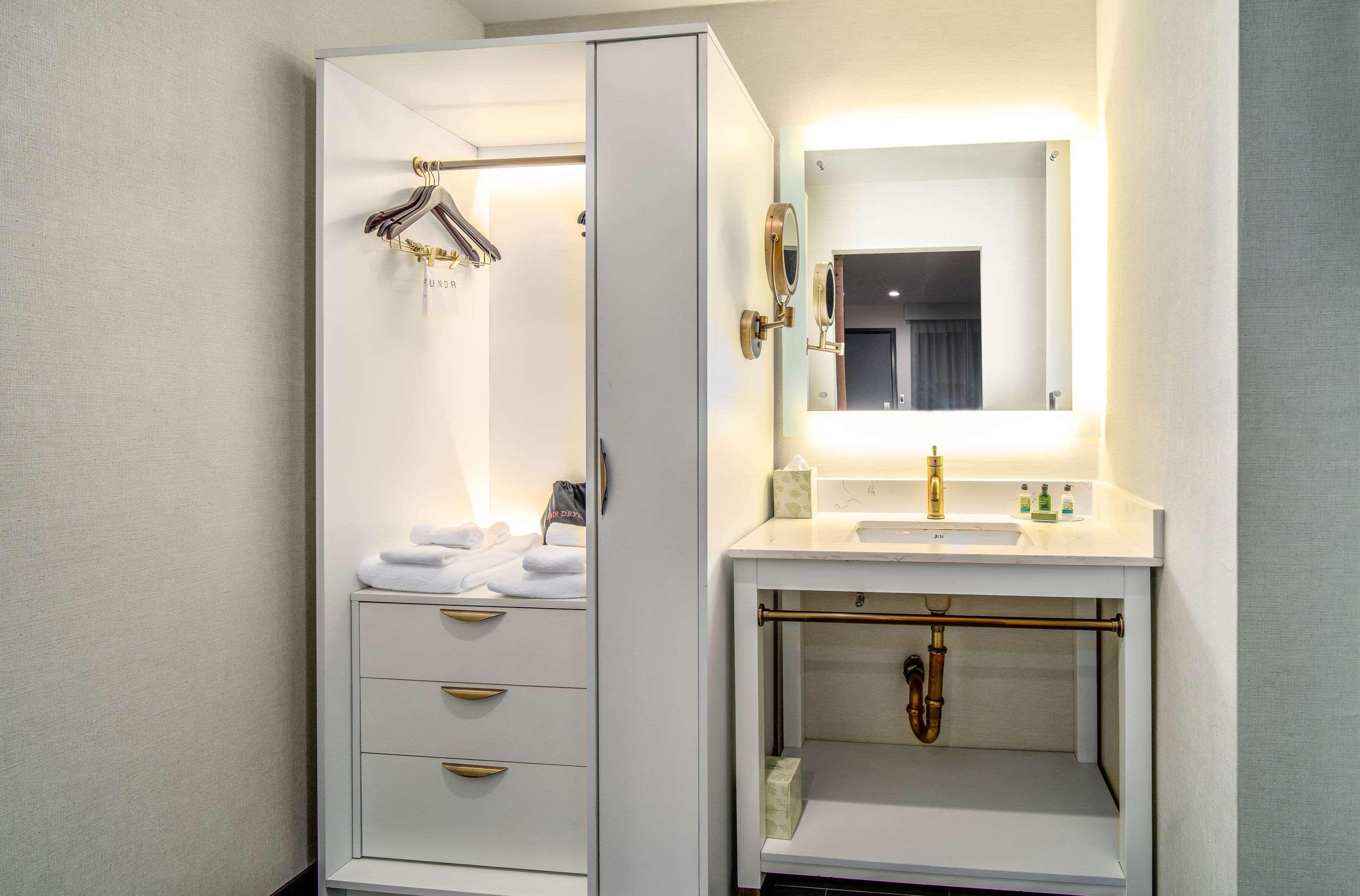 Double Two Queen Beds Non Smoking