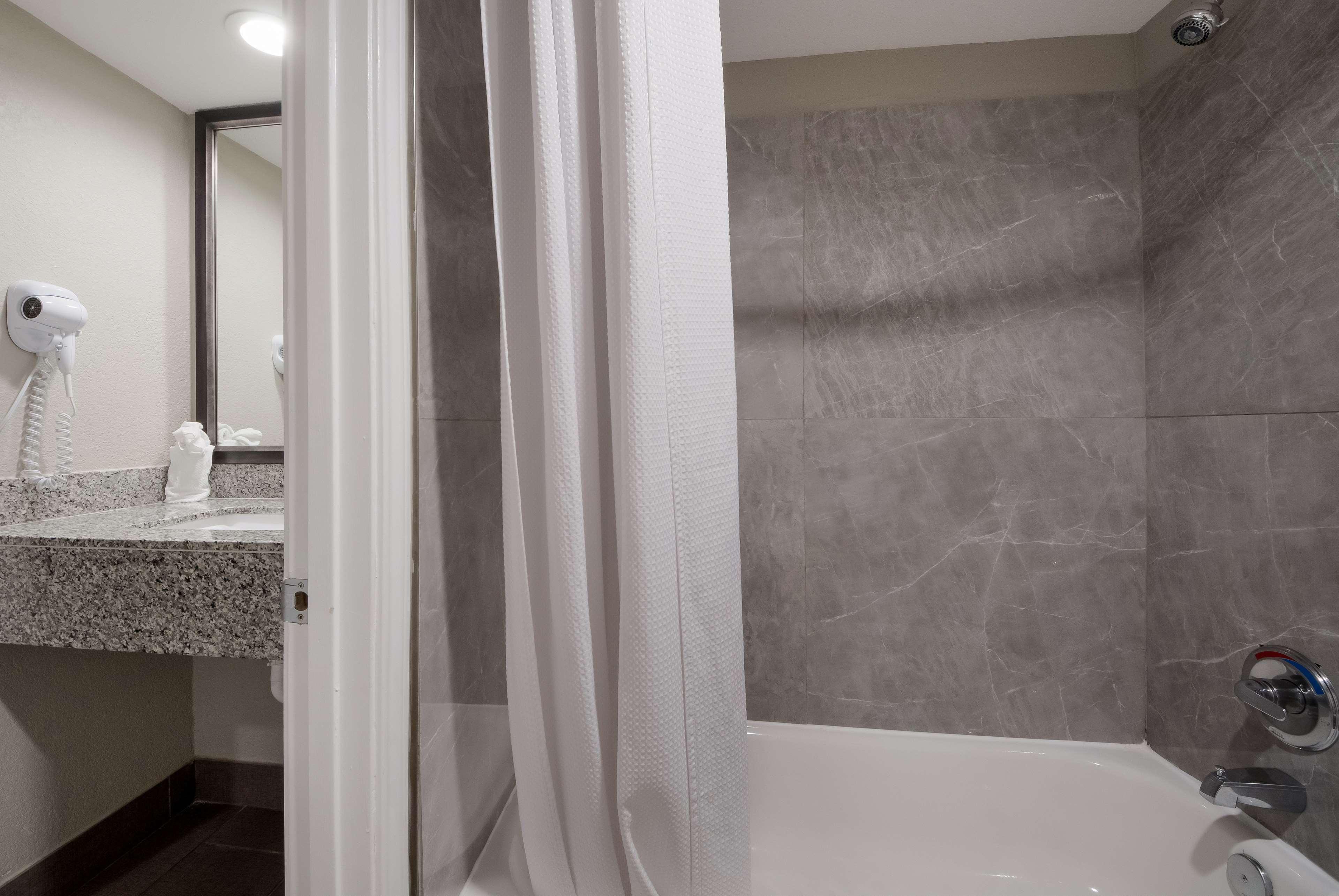 Double King Bed Non Smoking