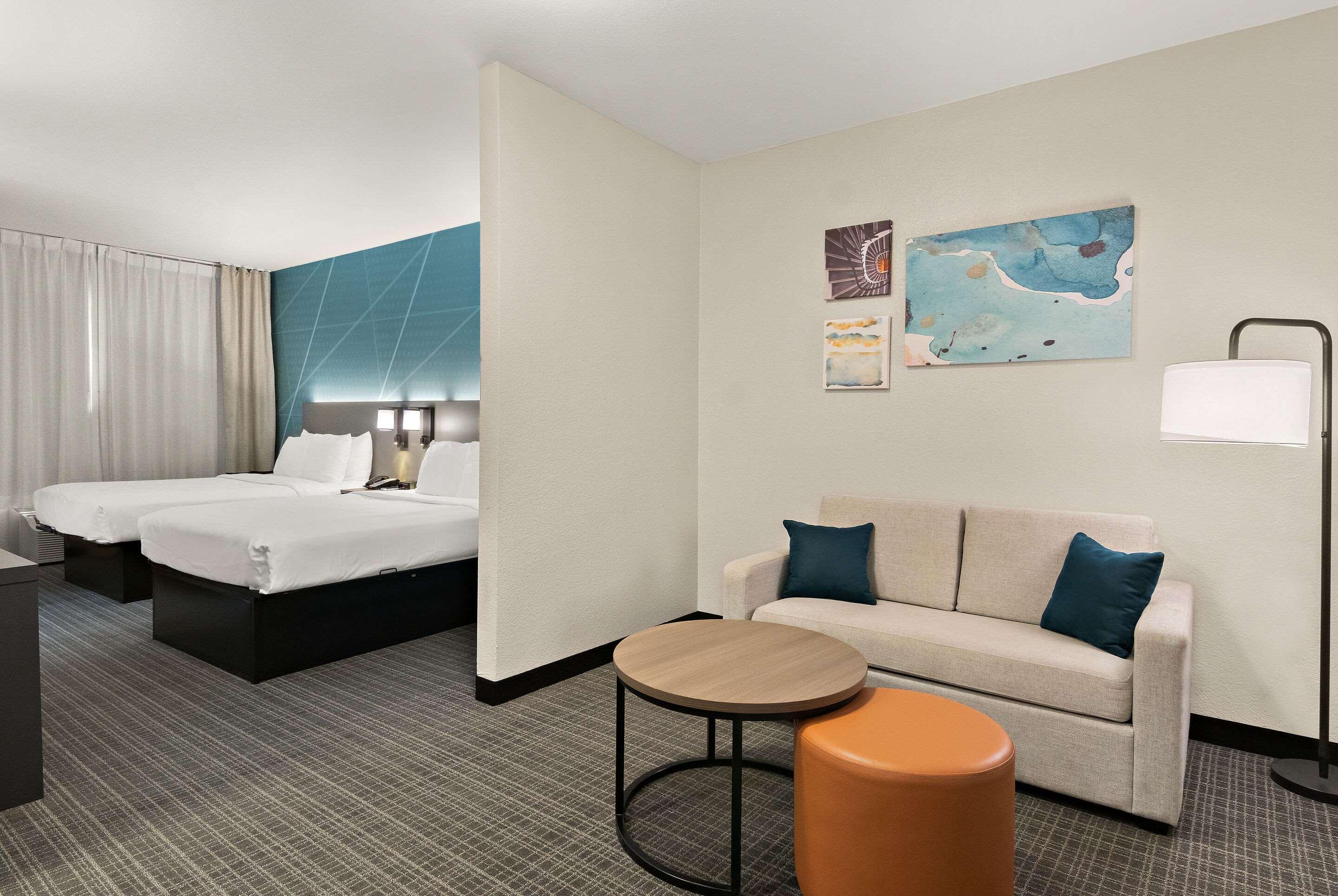 Suite Two Queen Beds Non Smoking