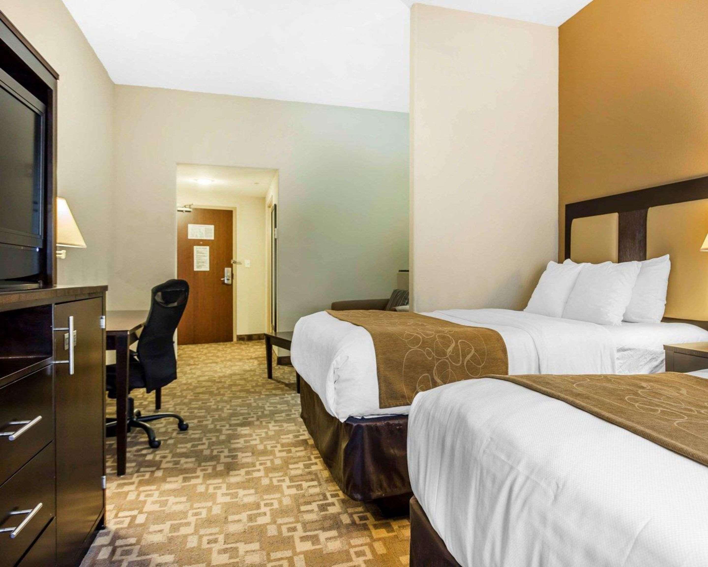 Suite Two Queen Beds Non Smoking