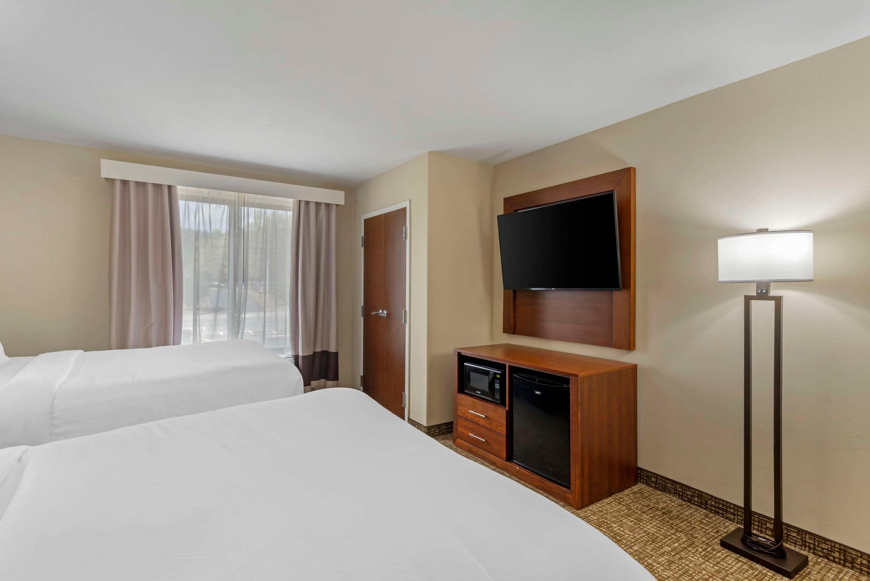 Suite Two Queen Beds Non Smoking