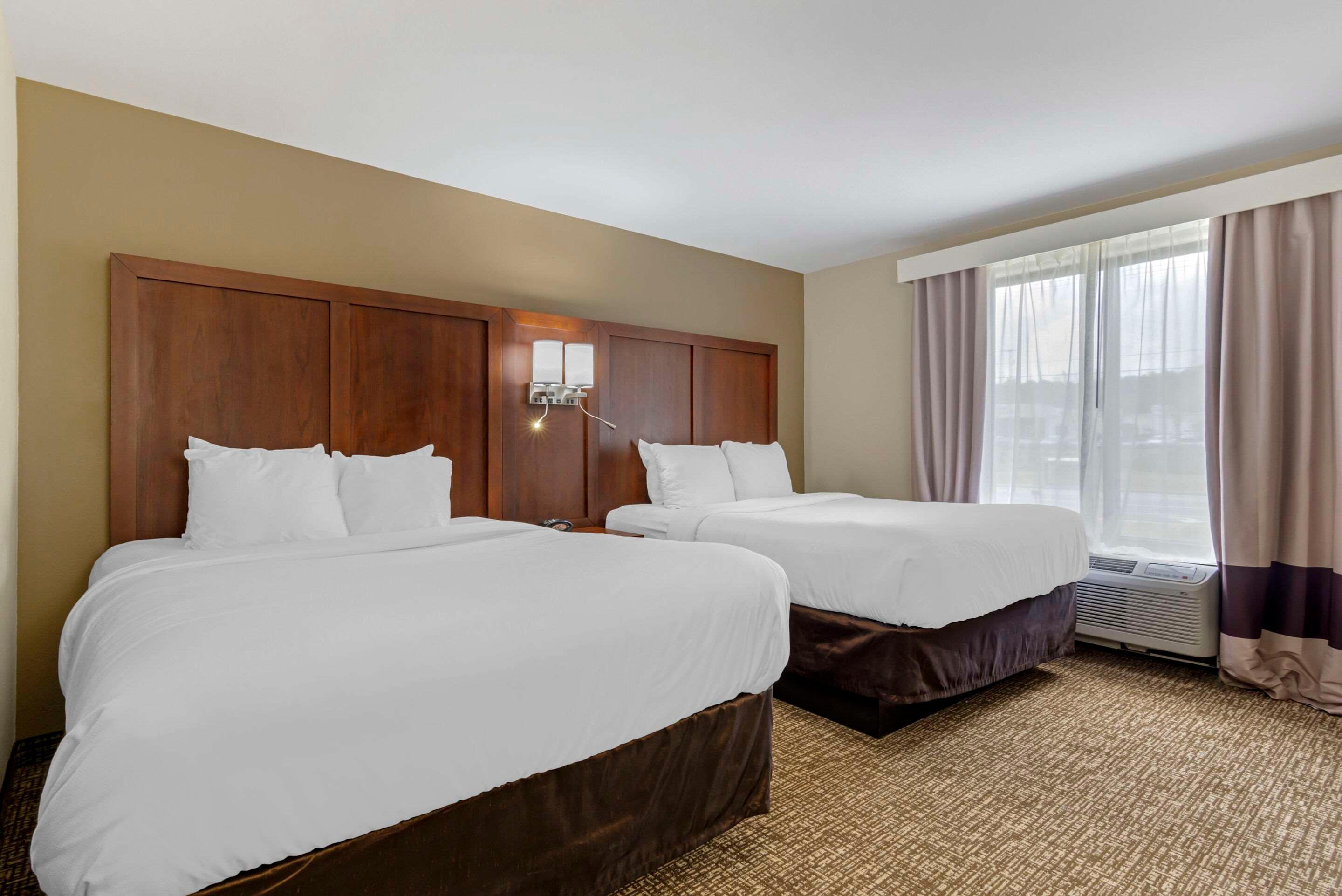 Suite Two Queen Beds