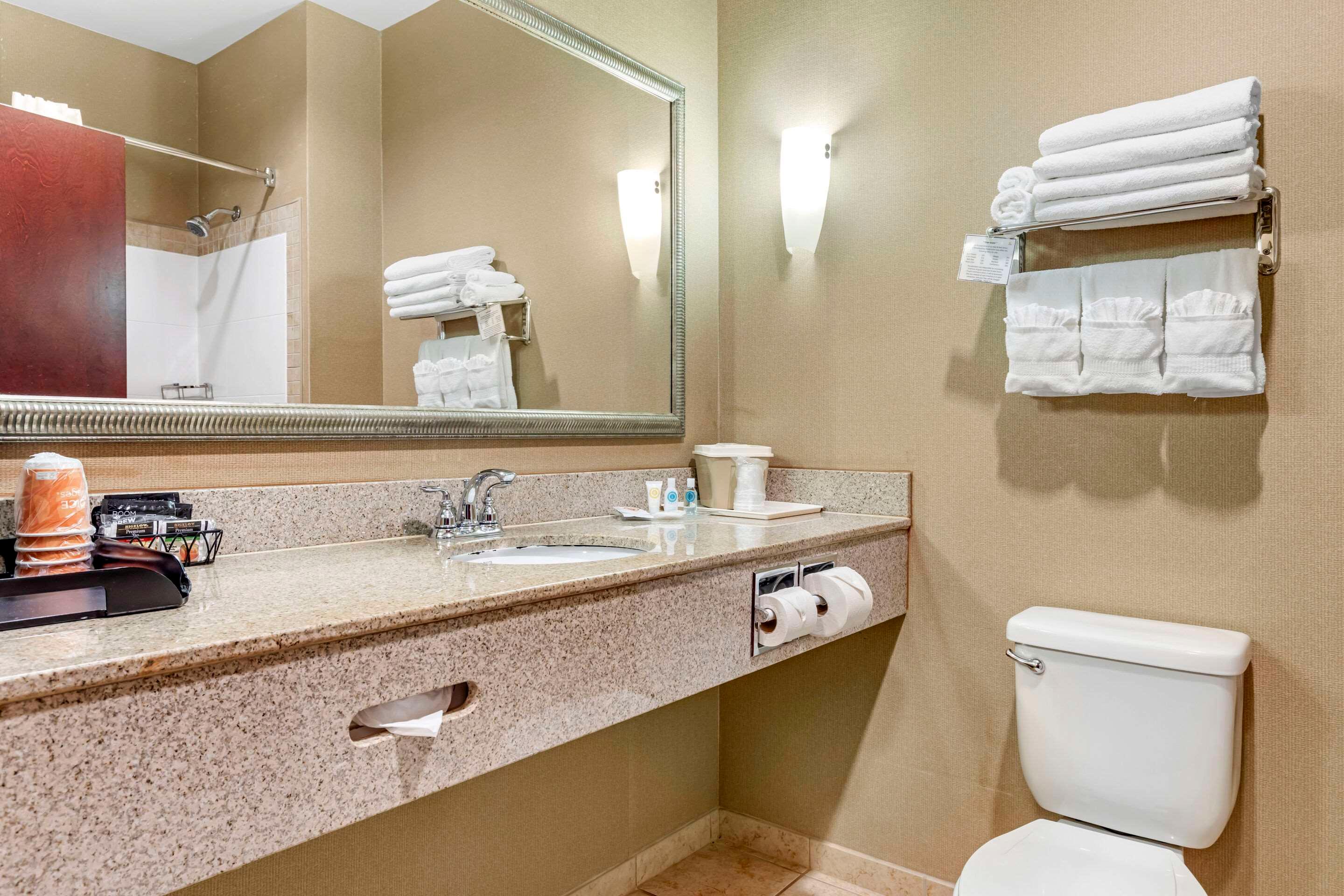 Suite Two Queen Beds Non Smoking