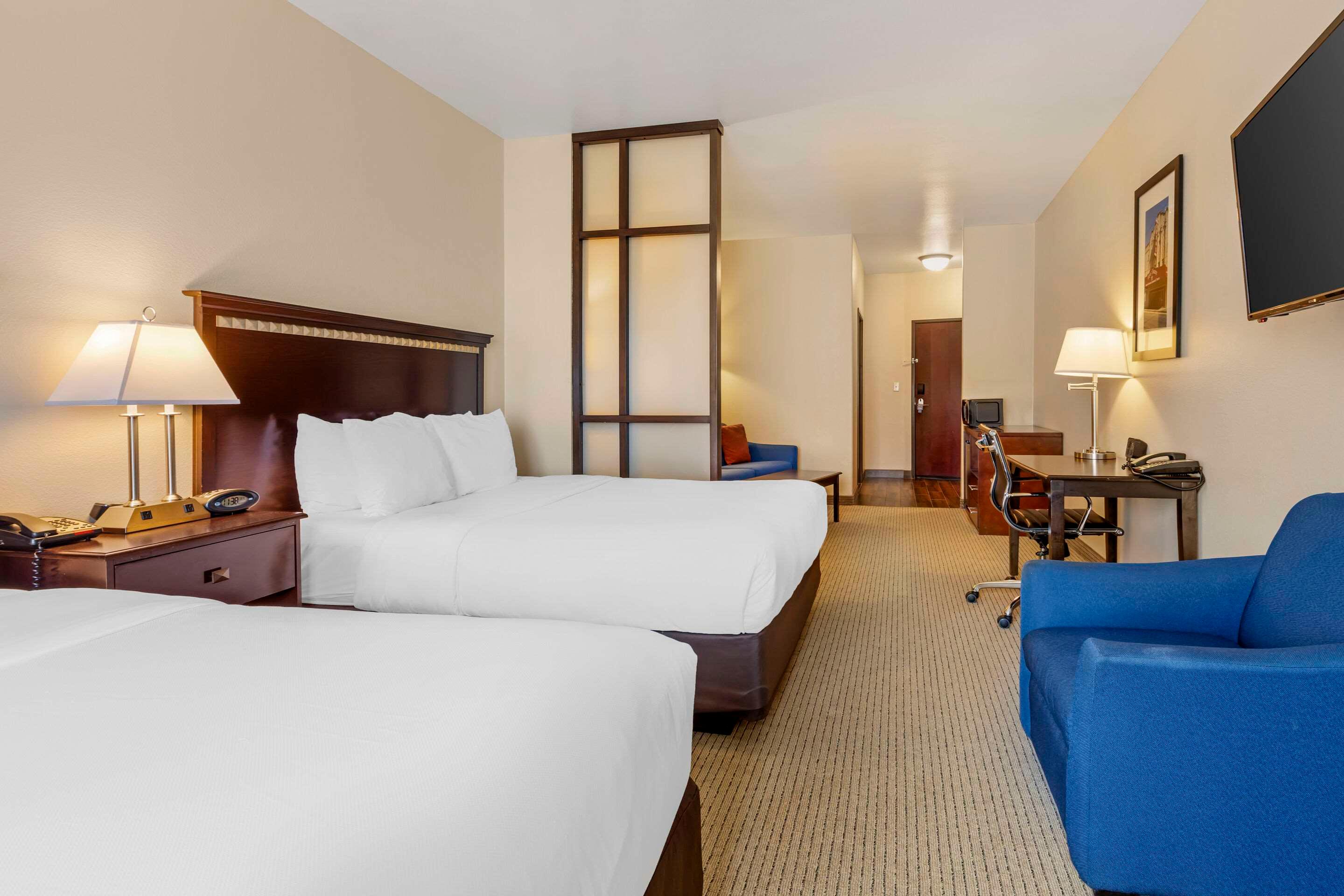 Suite Two Queen Beds