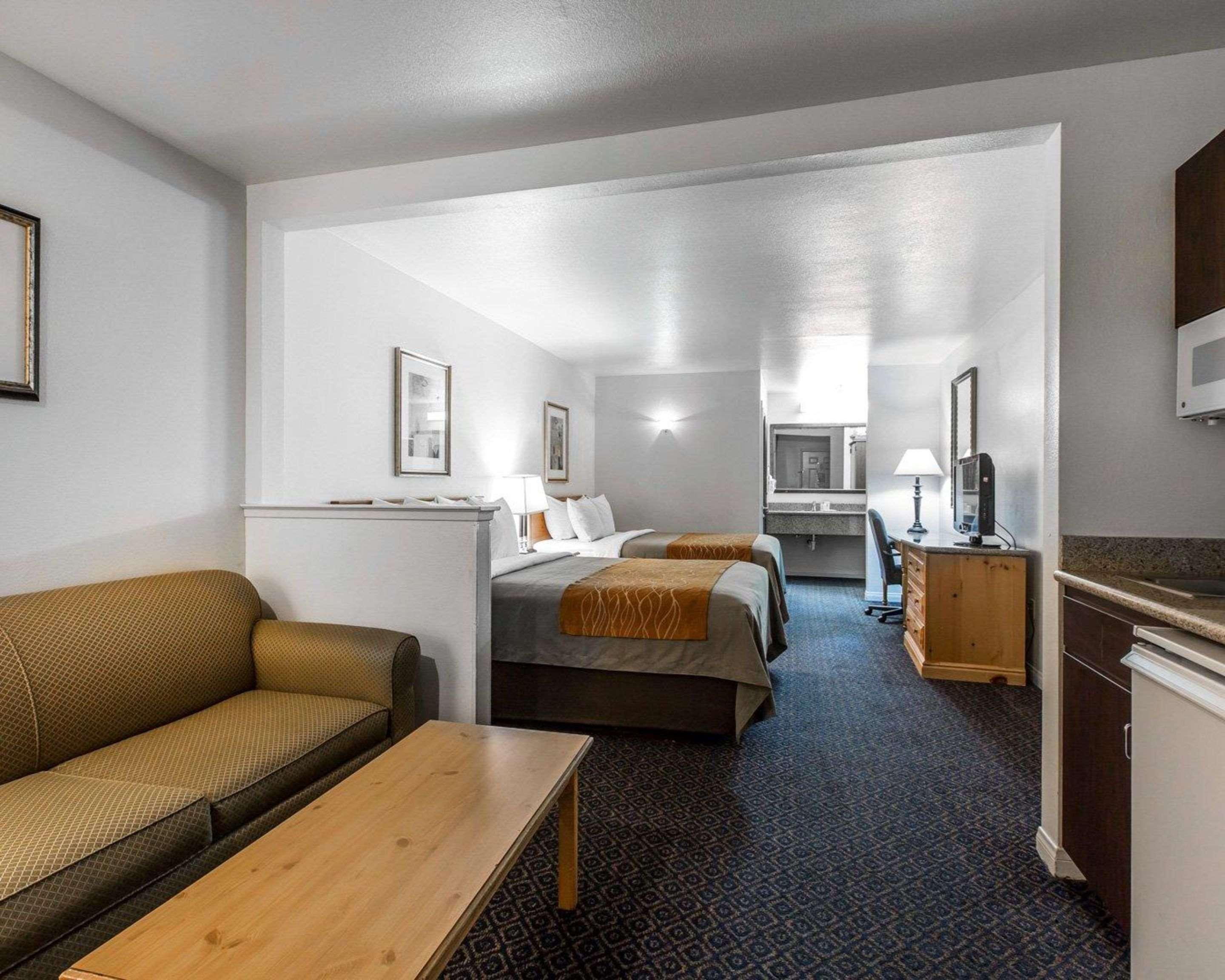 Suite Two Queen Beds Non Smoking