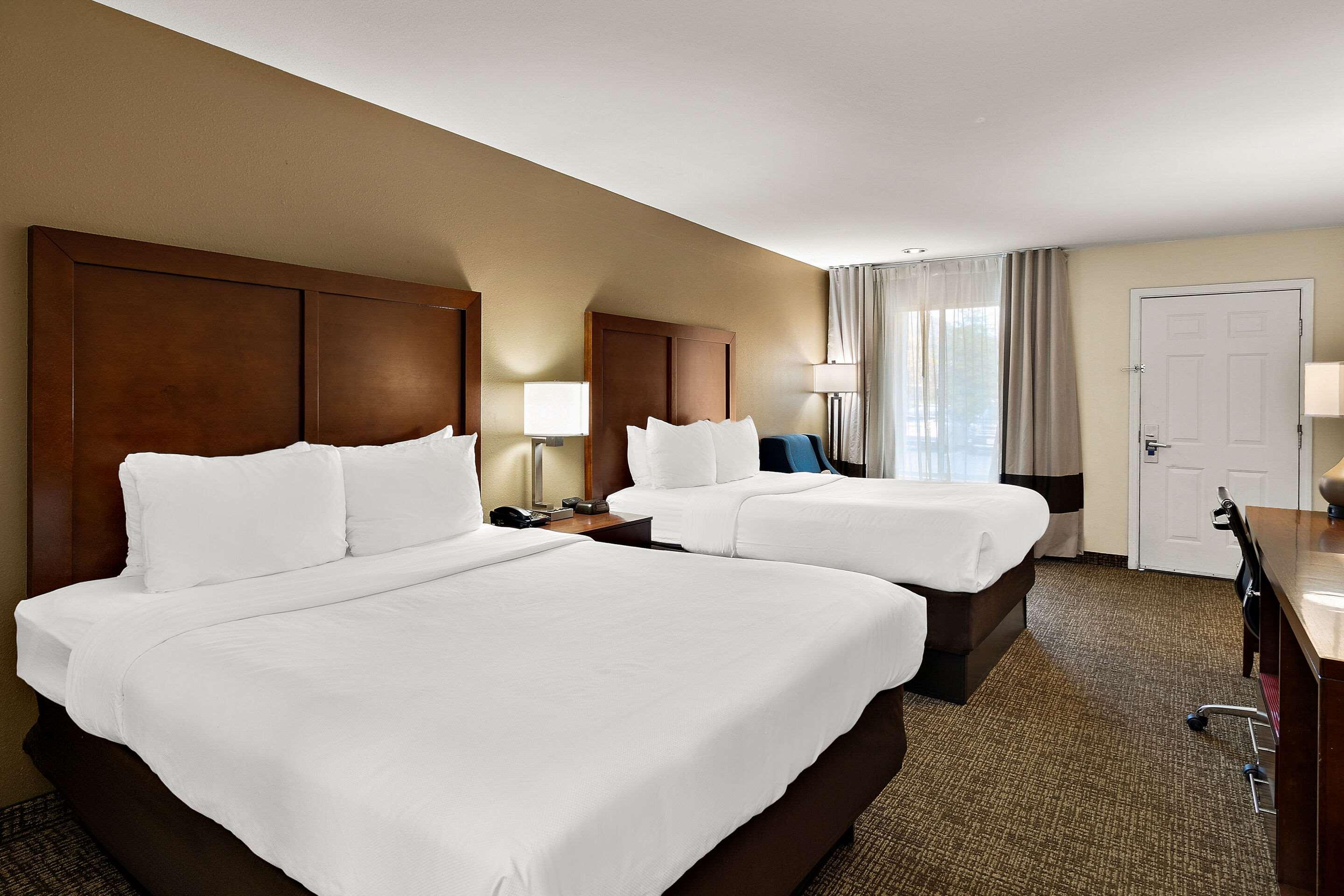 Suite Two Queen Beds Non Smoking