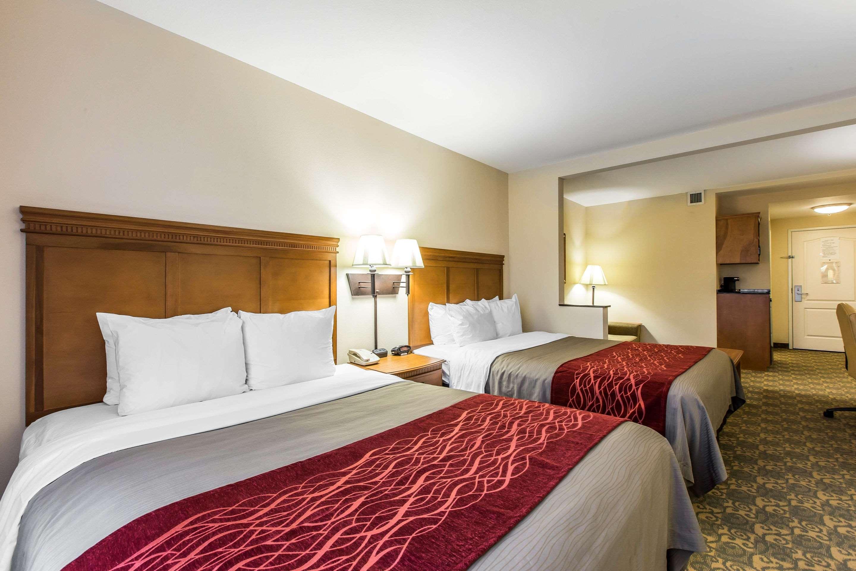 Suite Two Queen Beds Non Smoking