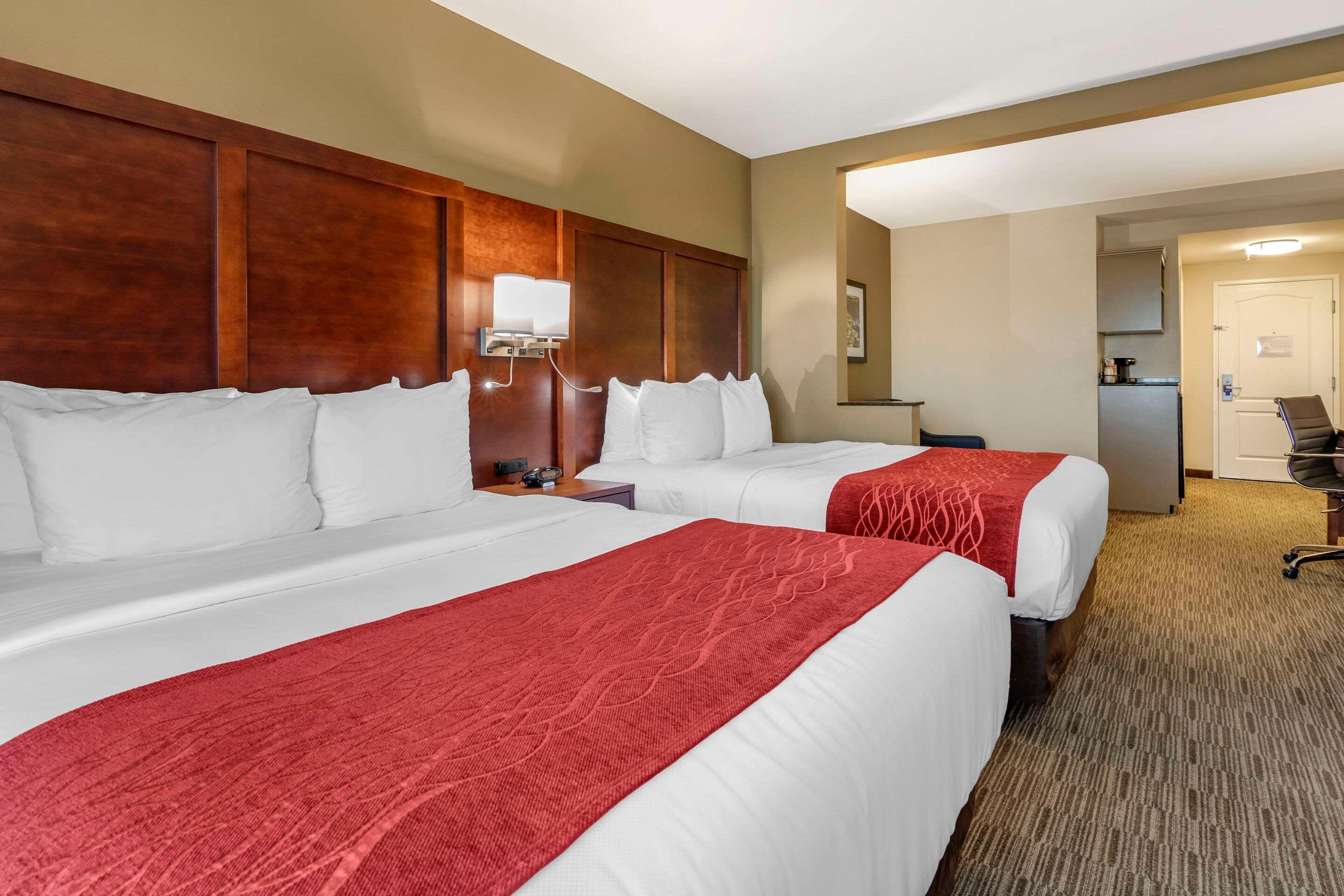 Suite Two Queen Beds Non Smoking