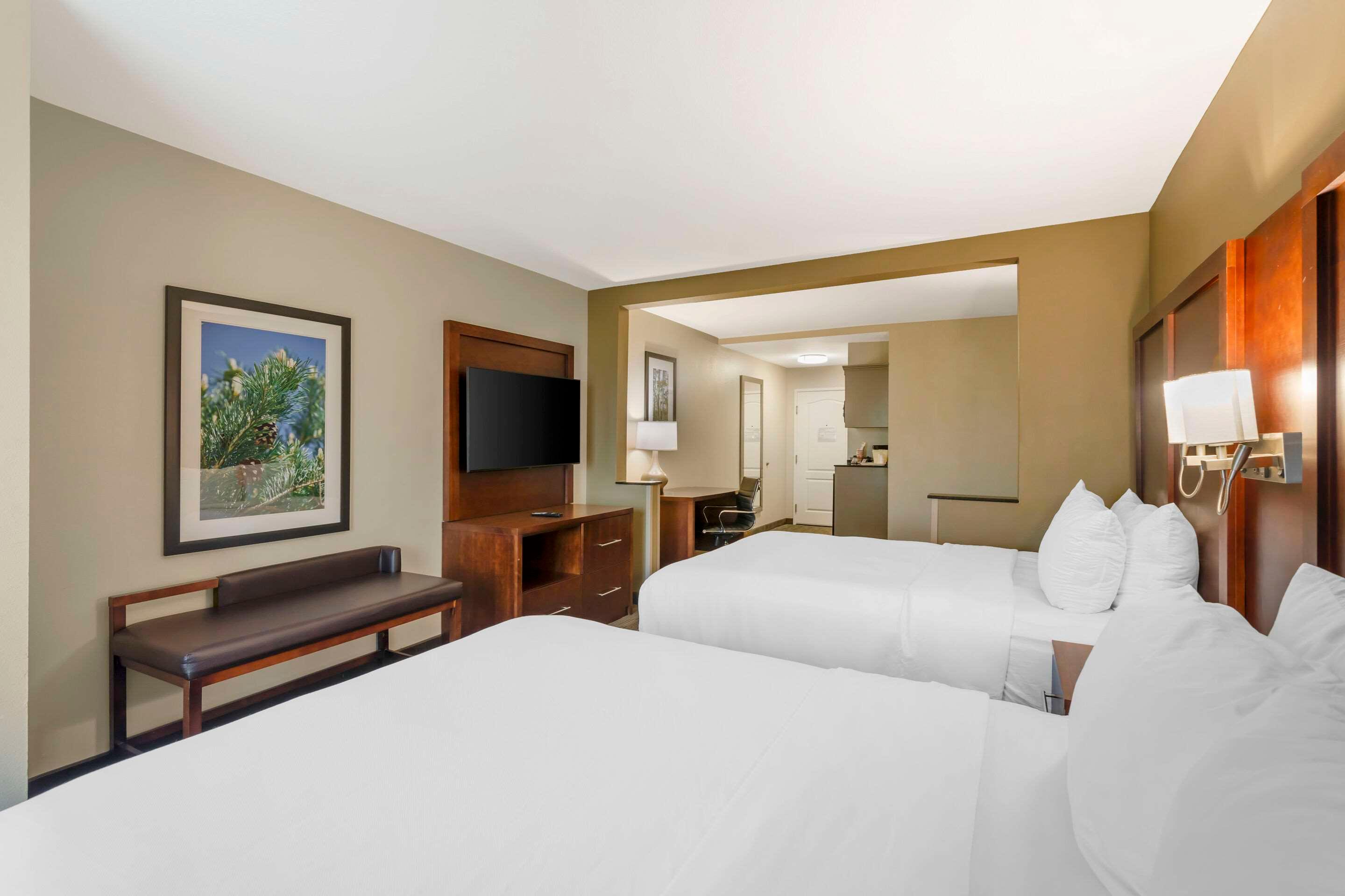 Suite Two Queen Beds Non Smoking