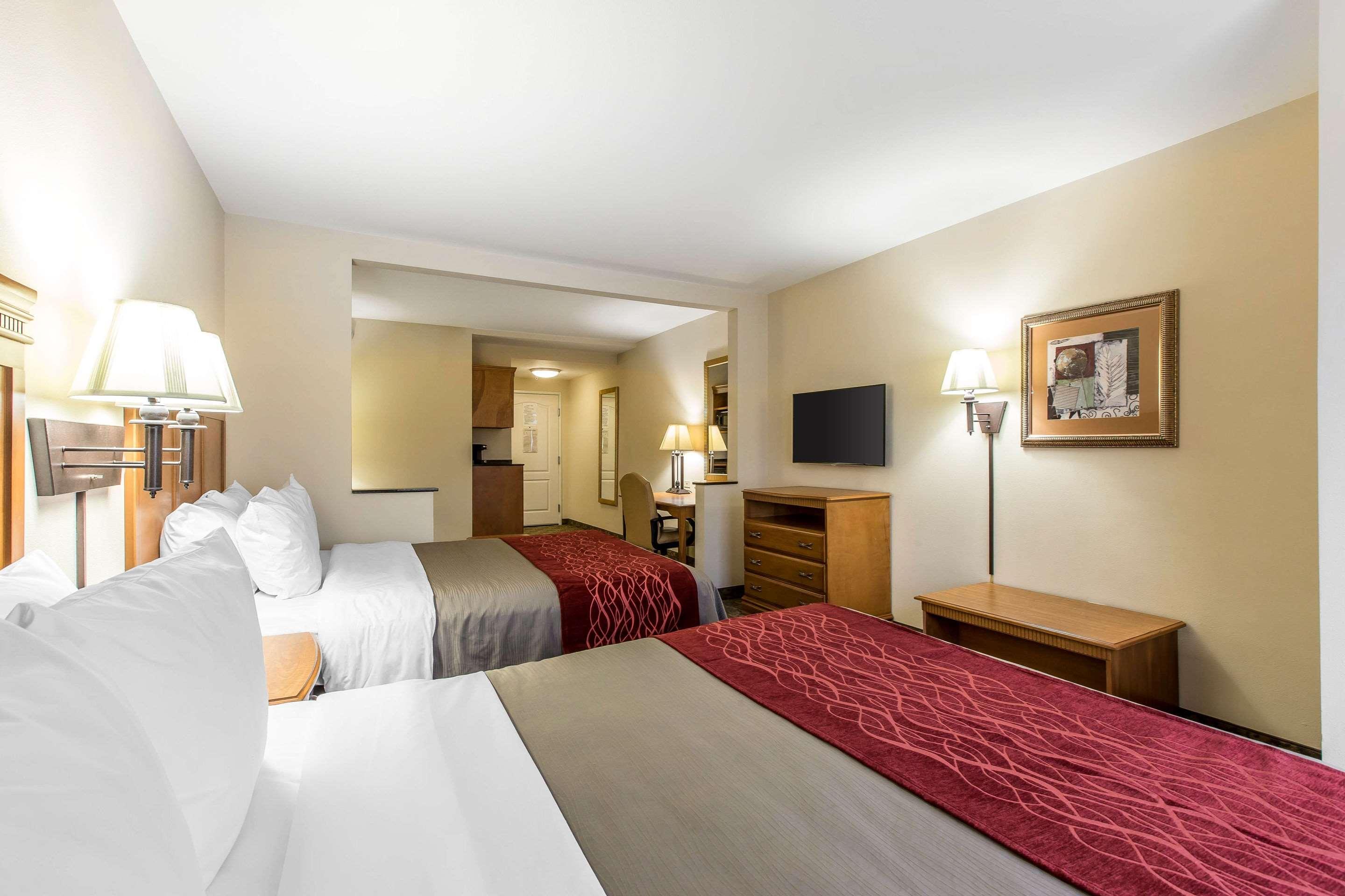 Suite Two Queen Beds Non Smoking