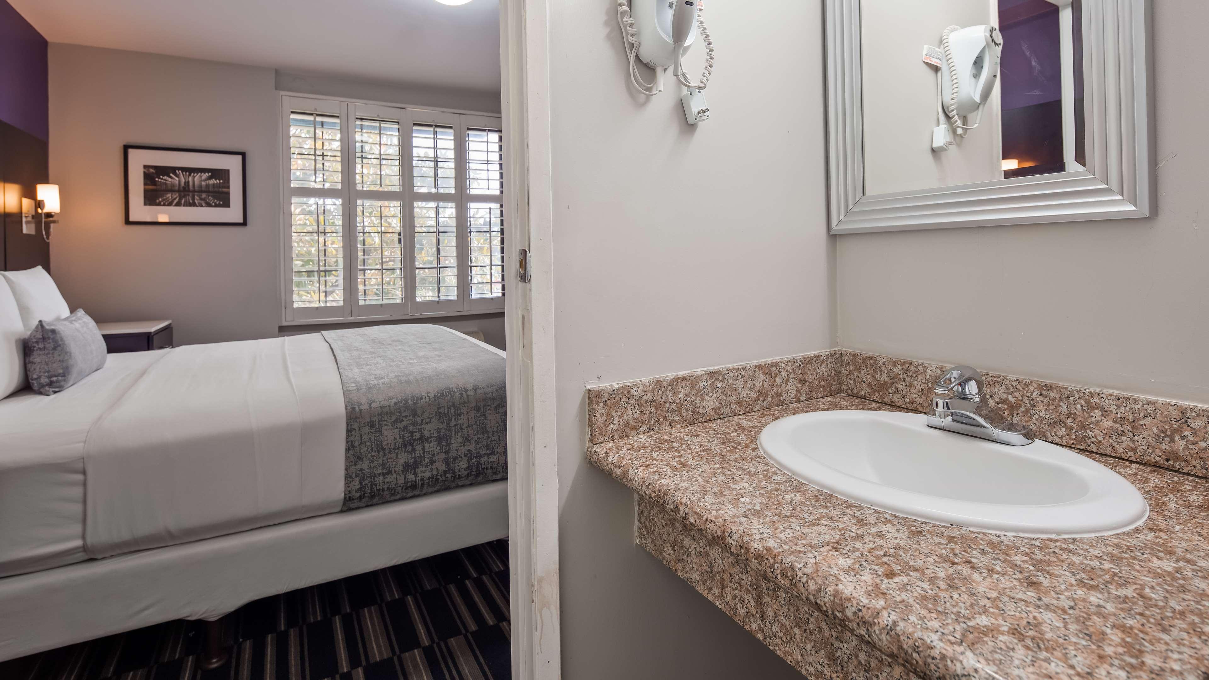 Suite Two Queen Beds Non Smoking