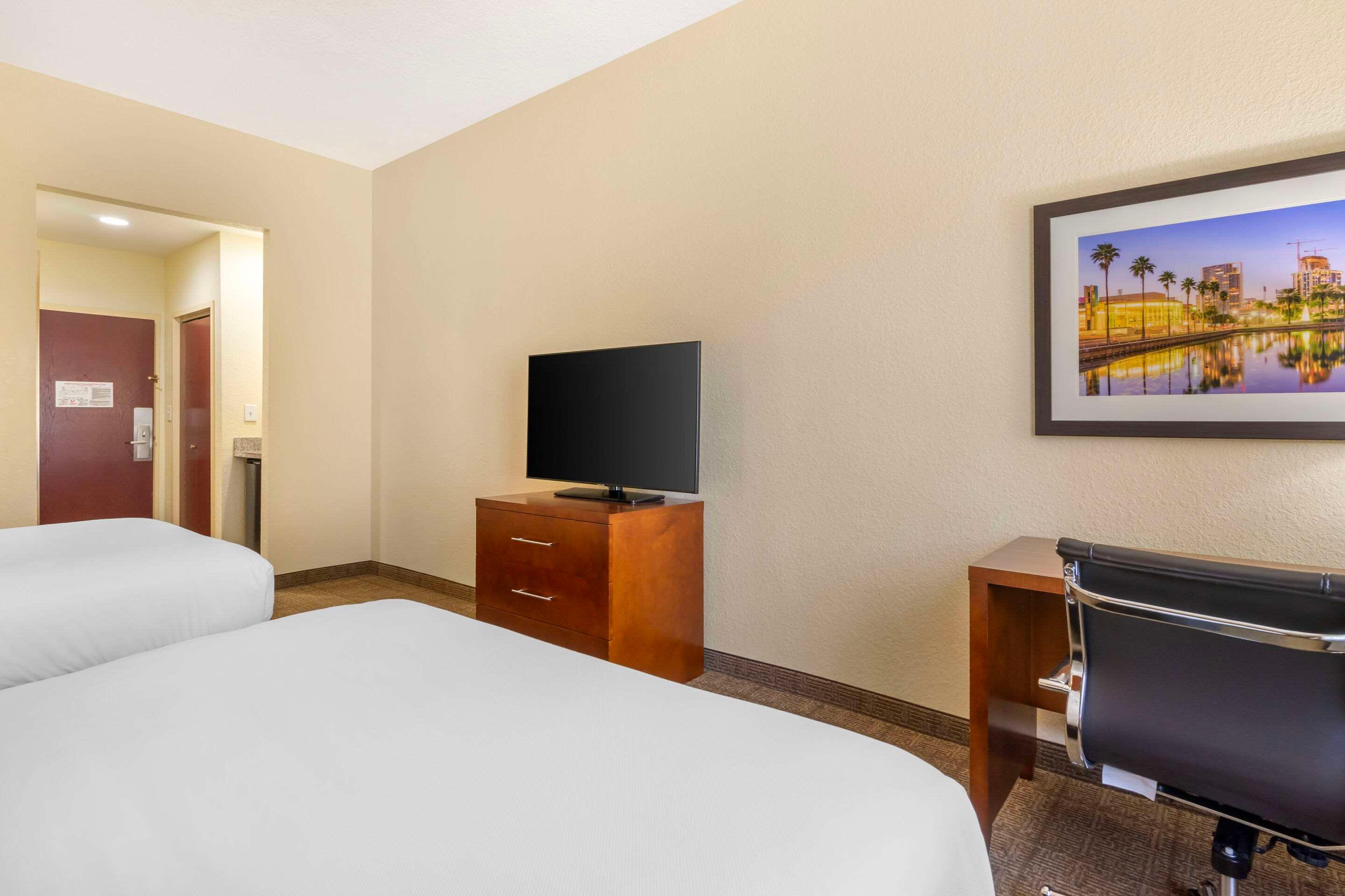 Double Two Queen Beds Non Smoking