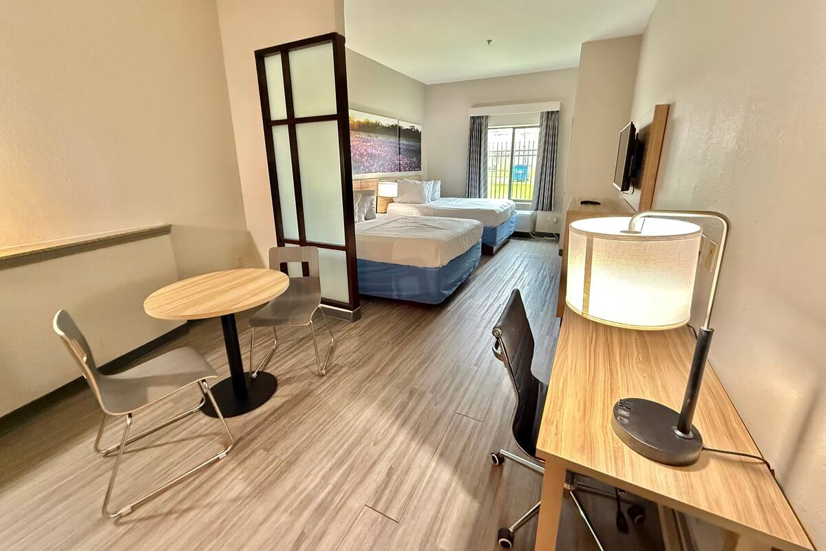 Suite Two Queen Beds