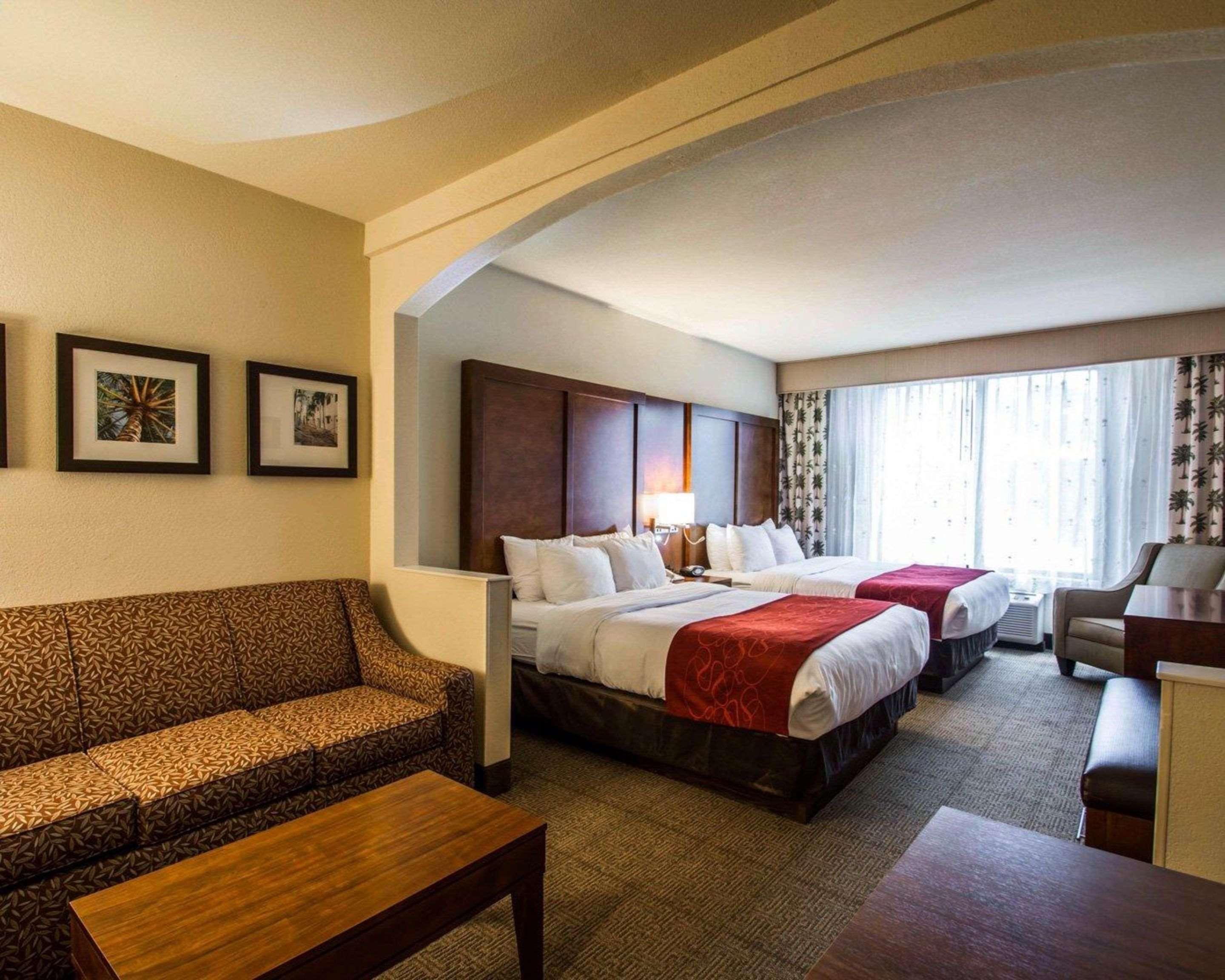 Suite Two Queen Beds Non Smoking