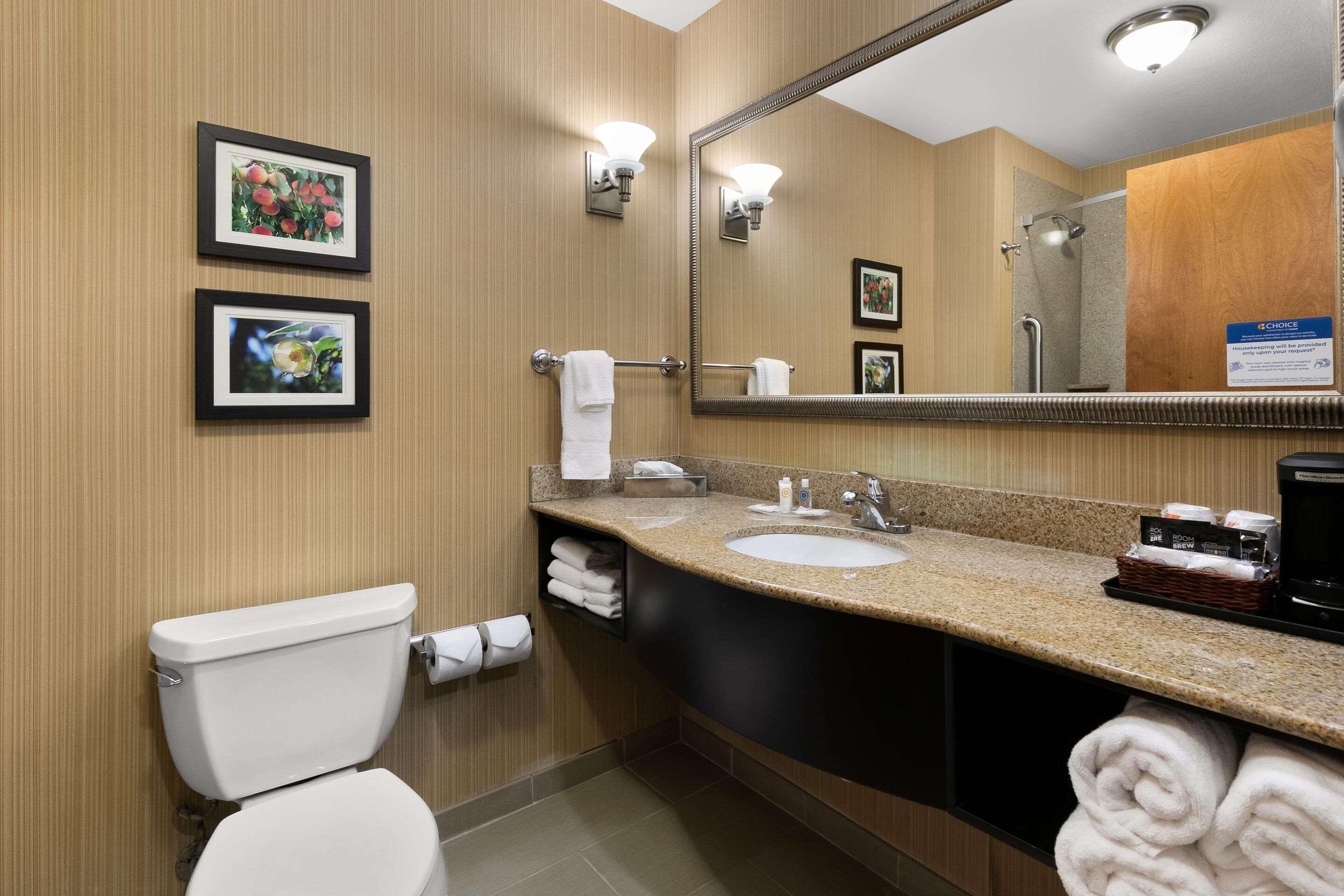 Suite Two Queen Beds Non Smoking